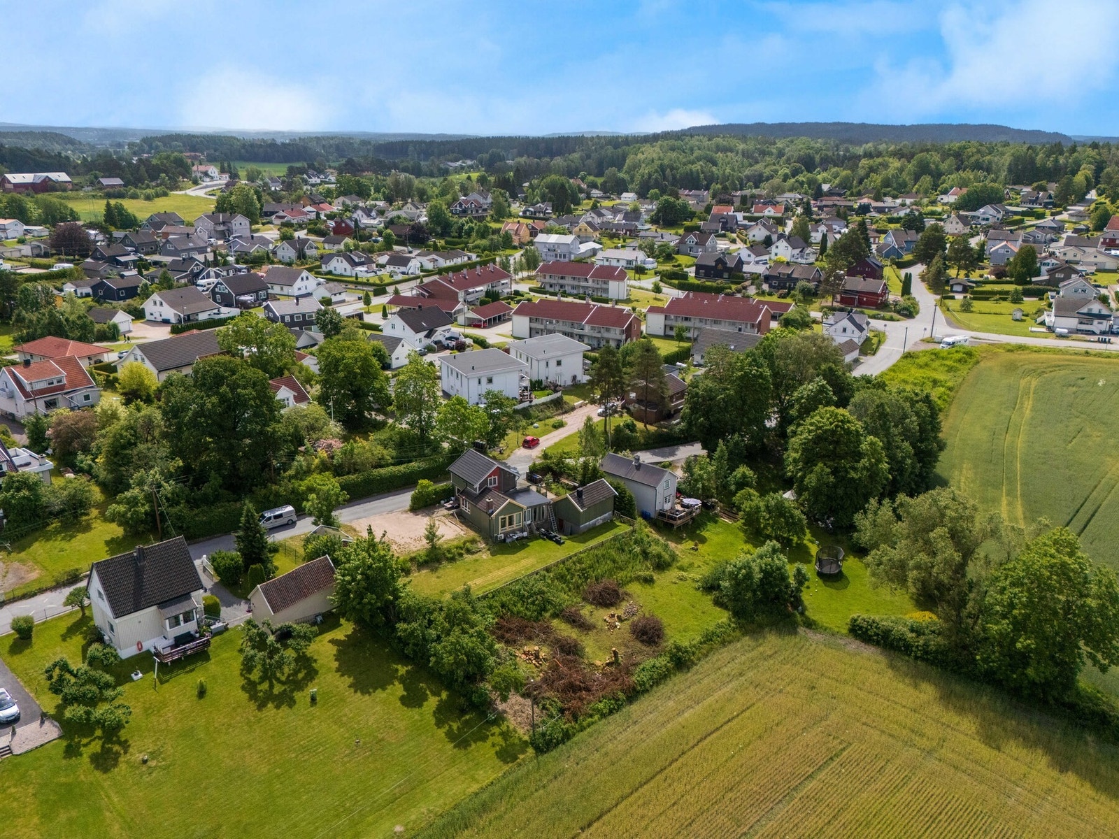 Sarpsborg sentrum ligger ca. 10 min kjøretur unna tomten. Galleribilde