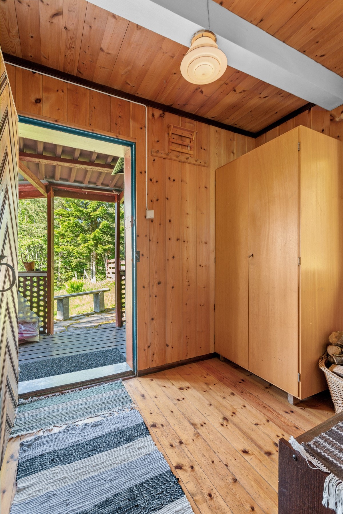 Romslig gang med god plass til klesoppheng. Galleribilde