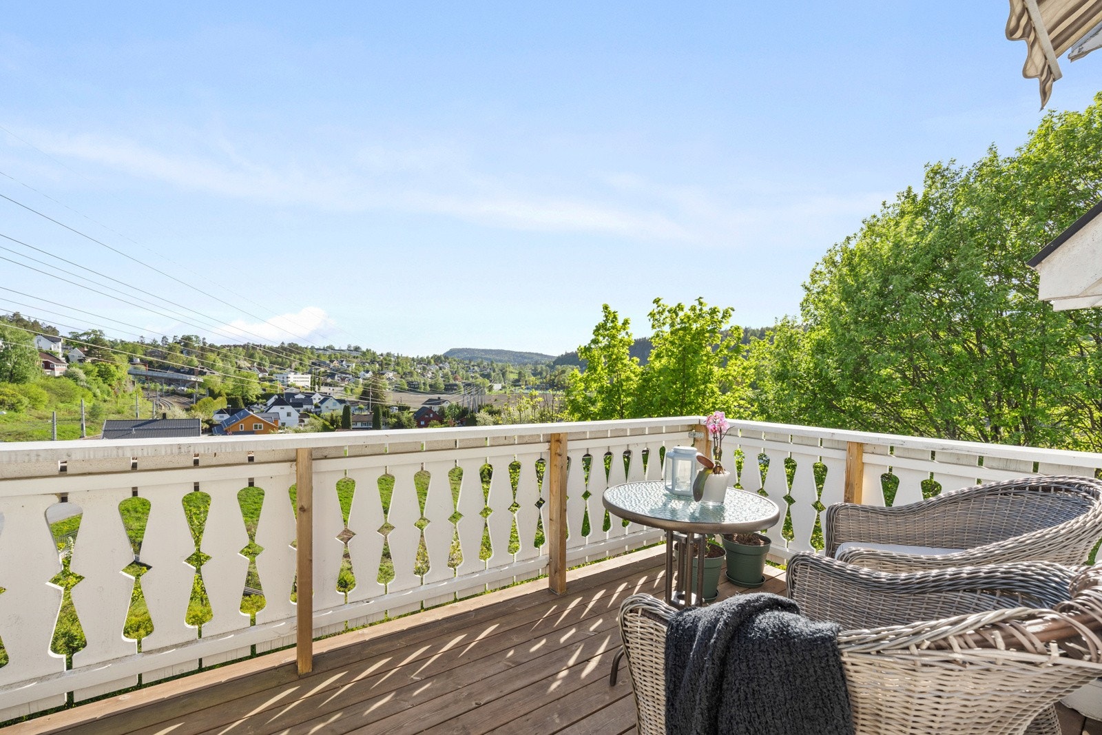 Solrik balkong Galleribilde