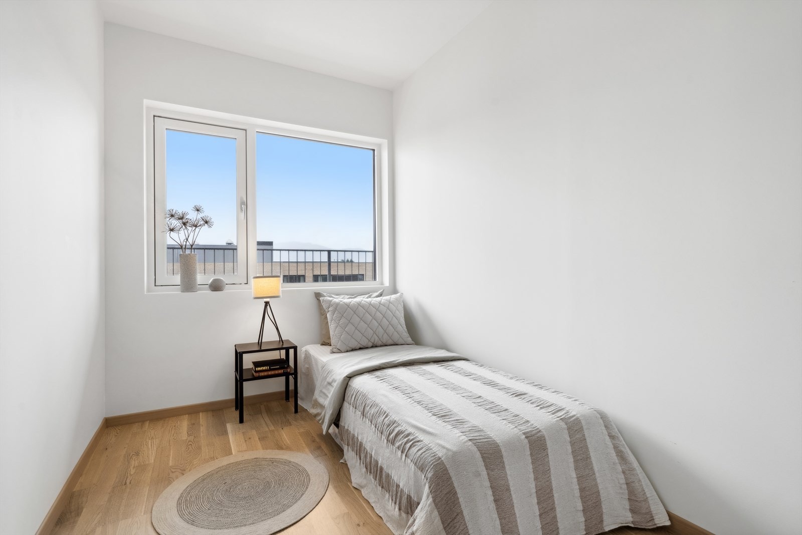 Alle soverom har plass til seng og garderobeskap. Galleribilde