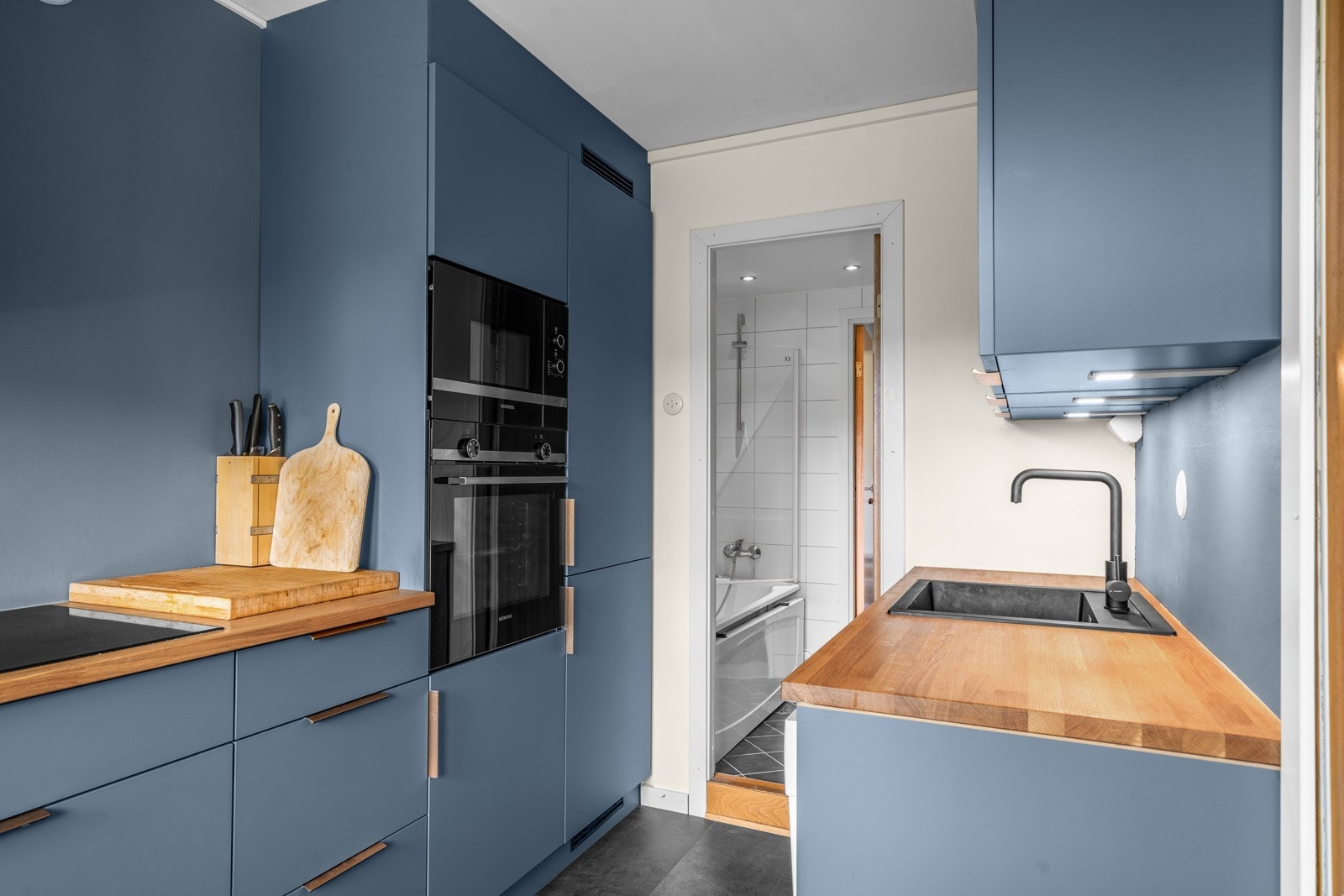 Heltre benkeplate som kan slipes ned ved behov Galleribilde