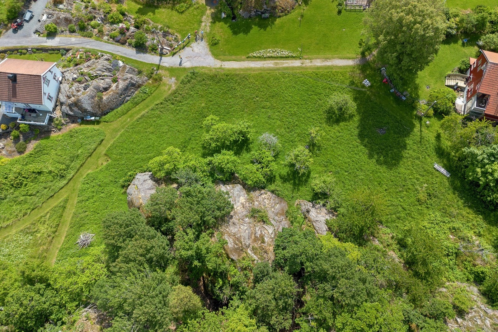 Oversiktsbilde der tomten består bl.a. av arealet til venstre i bildet Galleribilde