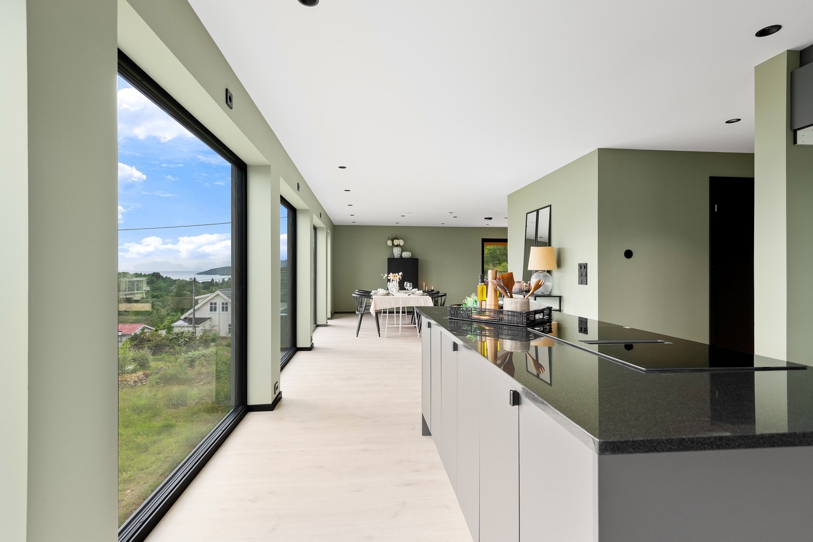 Fra kjøkken mot stue Galleribilde