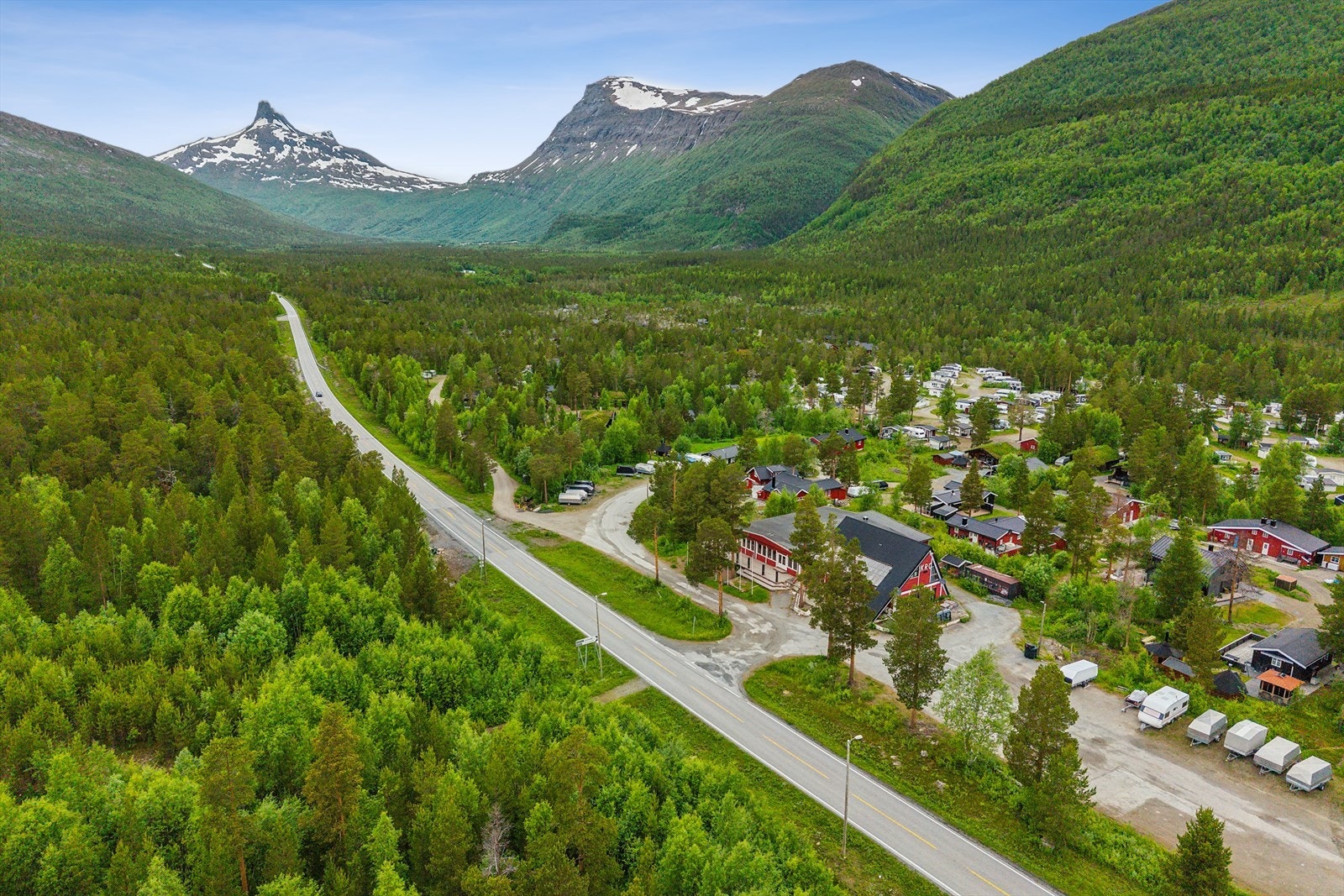 Kort vei til Junkerdal turistsenter. Galleribilde