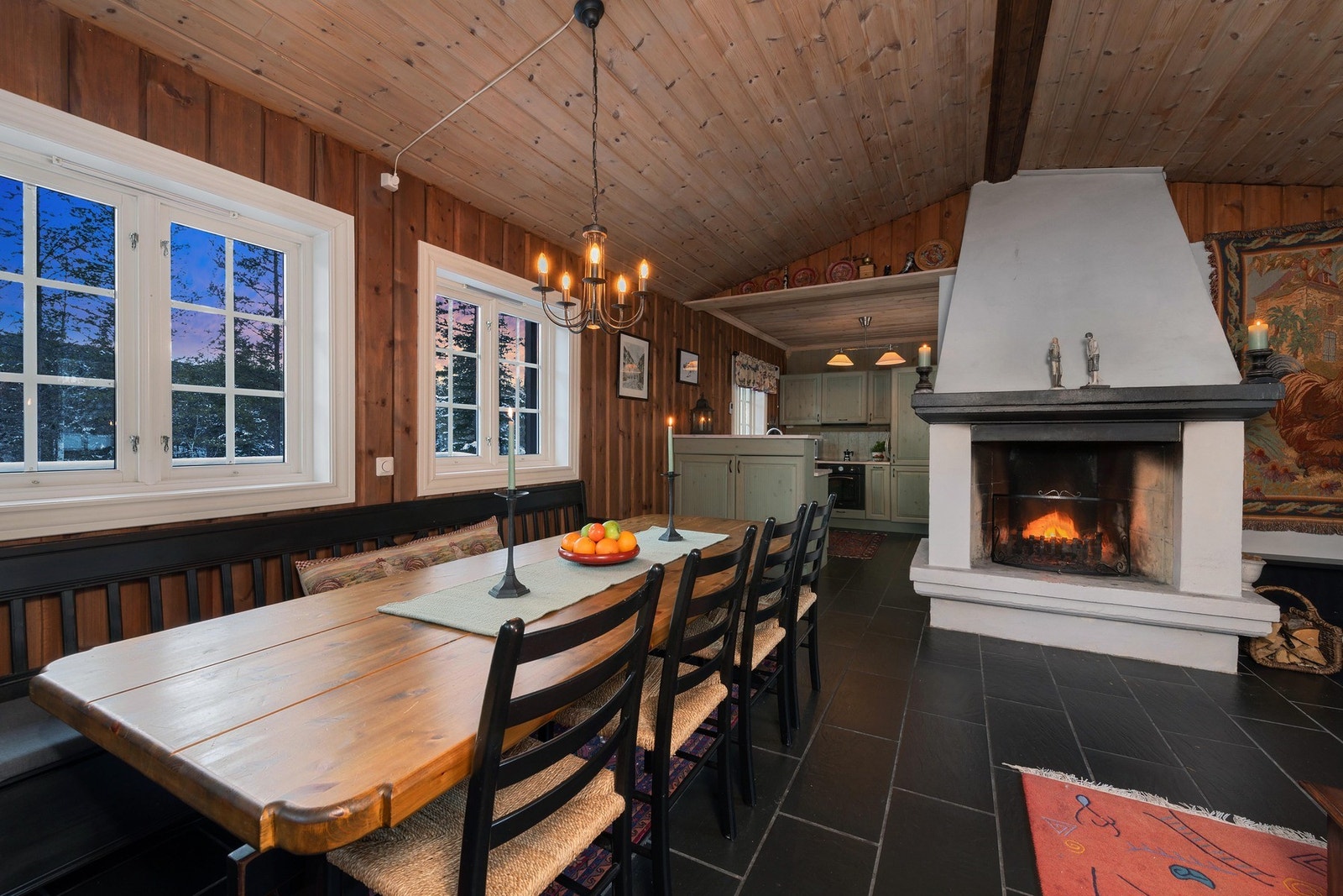 Plass til en større spisestue. Galleribilde