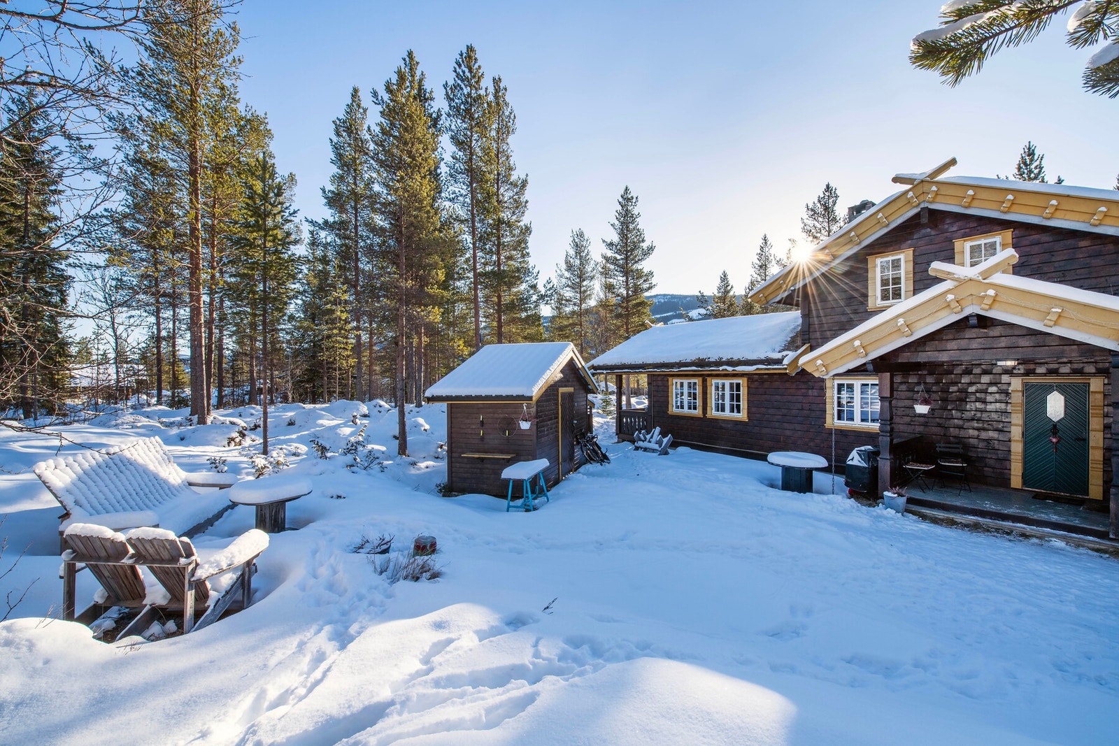 Ved inngangen er det laget til en koselig sittegruppe. Galleribilde