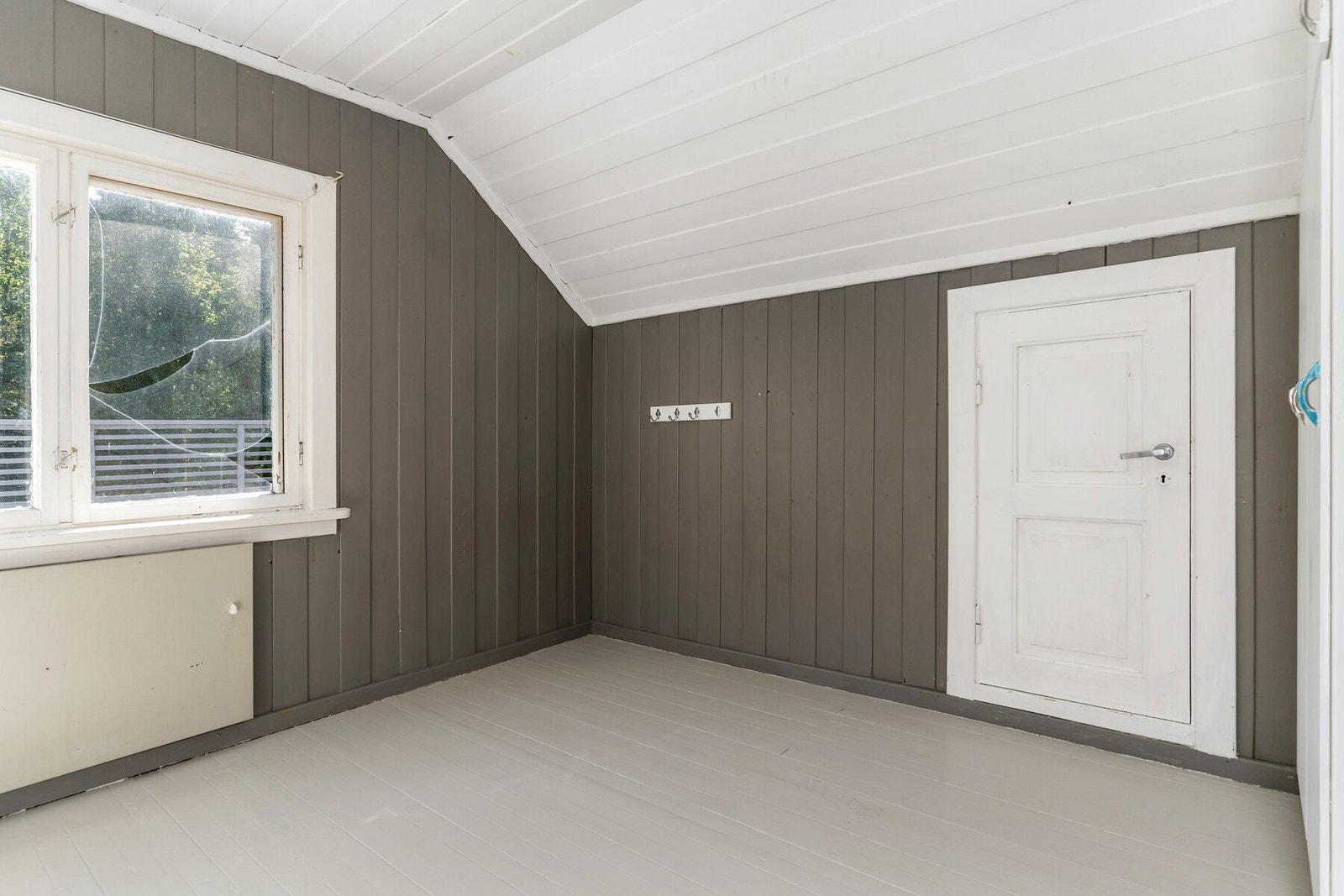 Det finnes også lagringsplass i kneveggene. Galleribilde