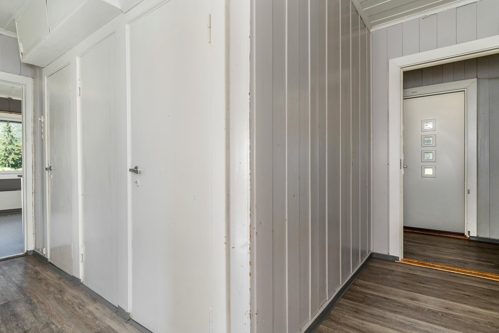 Boligen fremstår som et oppussingsobjekt, men potensialet er stort og mulighetene mange. Galleribilde