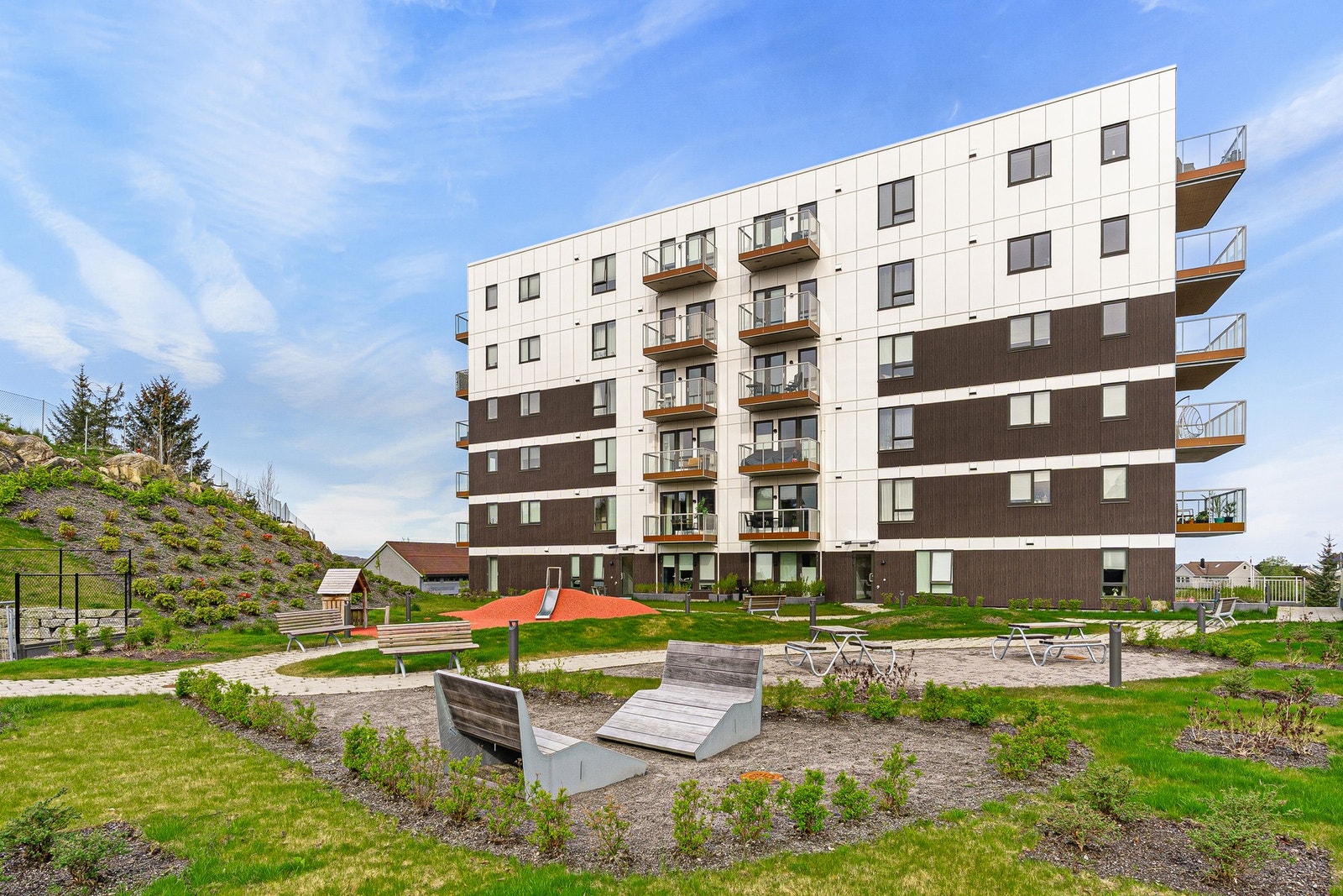 Moderne og flott bygg fra 2023 med god standard. Galleribilde