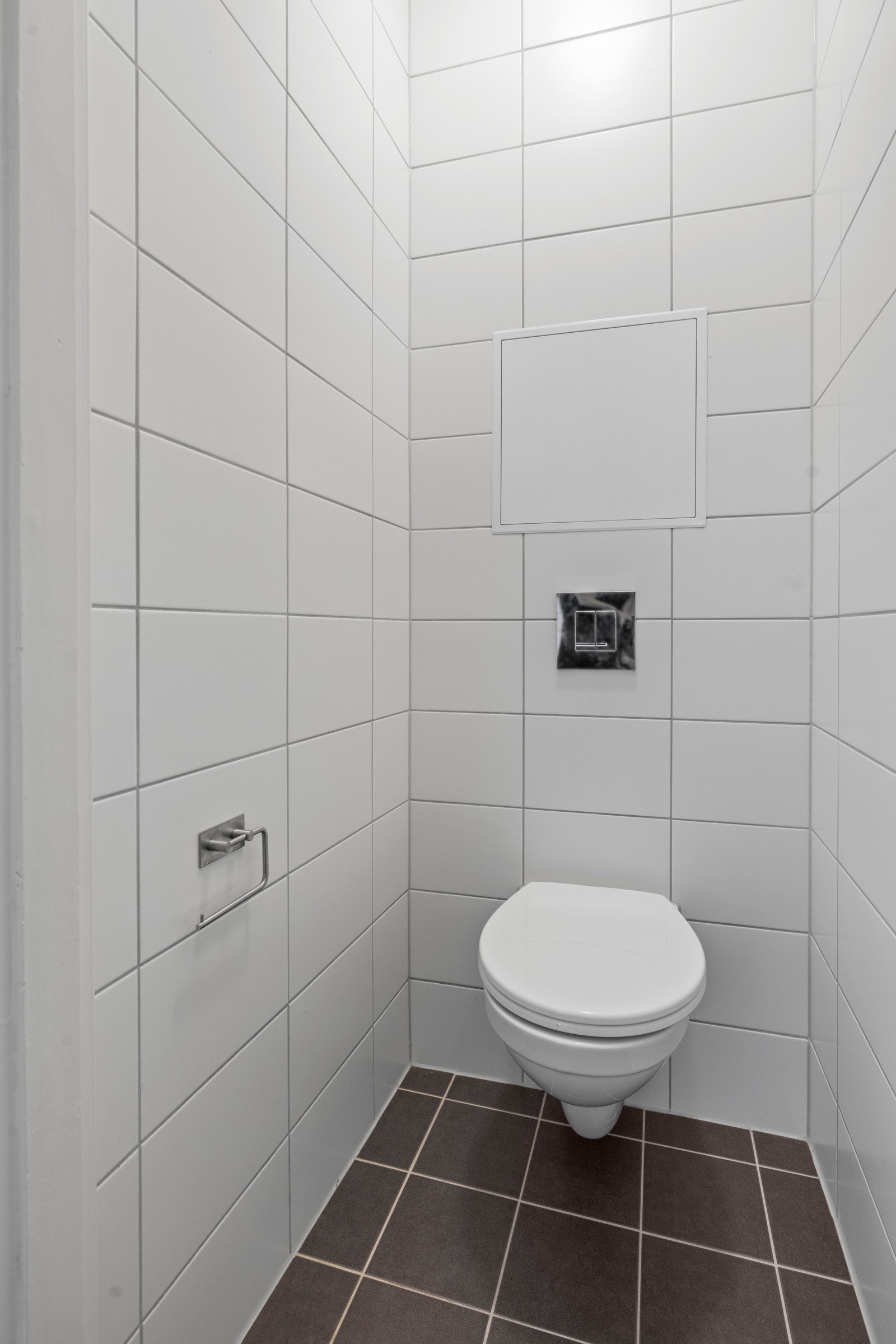 Hyggelig toalettrom med varmekabler. Galleribilde