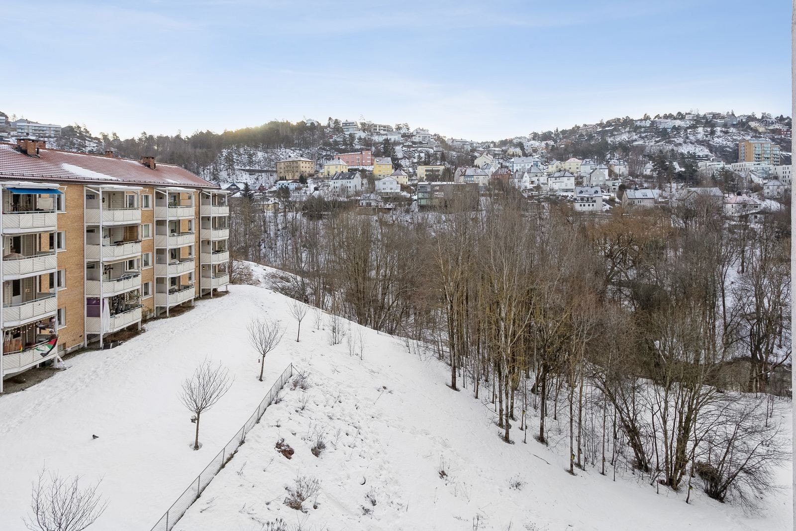 Hyggelig utsikt fra balkong. Galleribilde