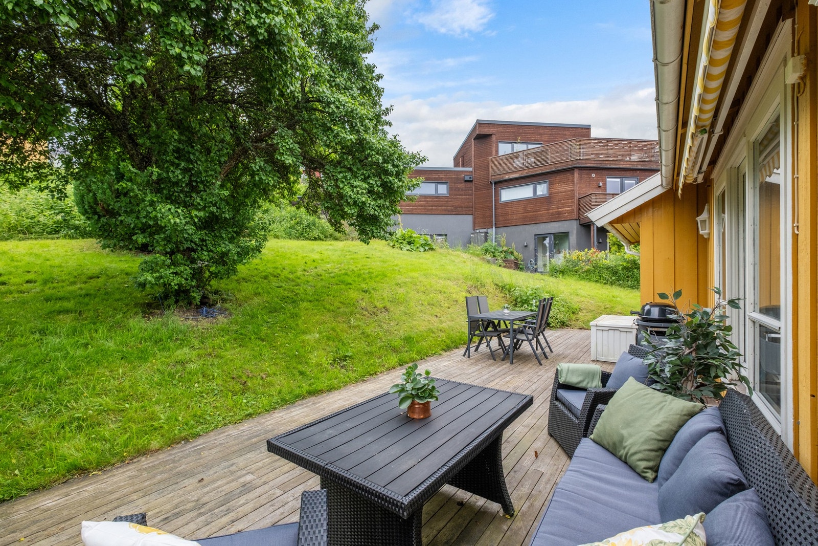 Terrasse med gode solforhold. Galleribilde