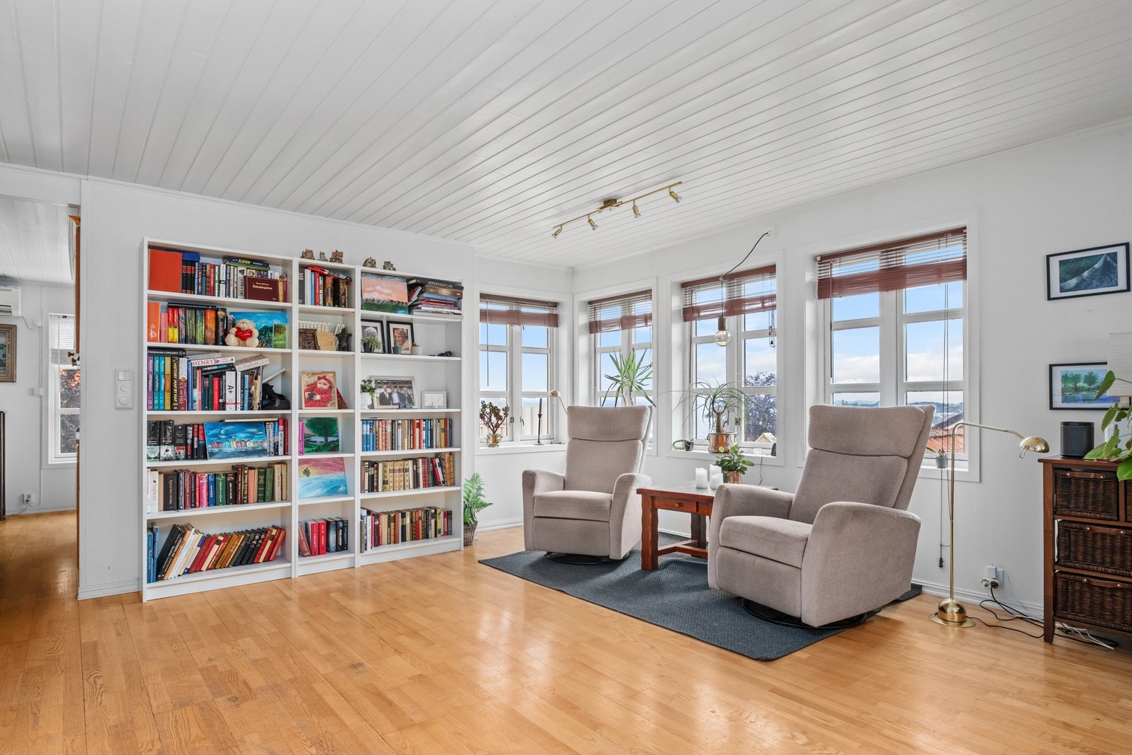 Fra stua har man flott utsikt. Galleribilde