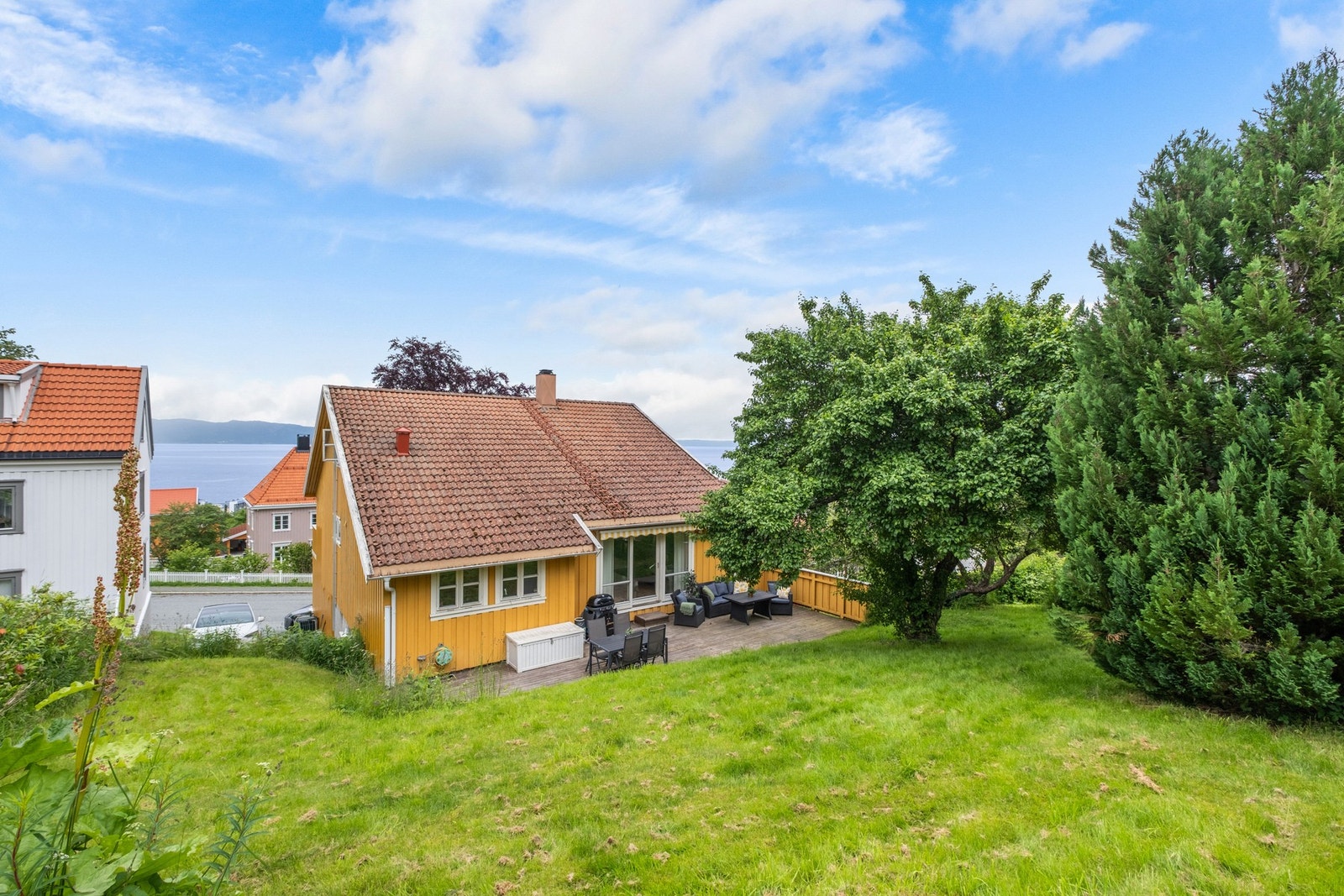 Fantastisk hage med mye plass. Galleribilde