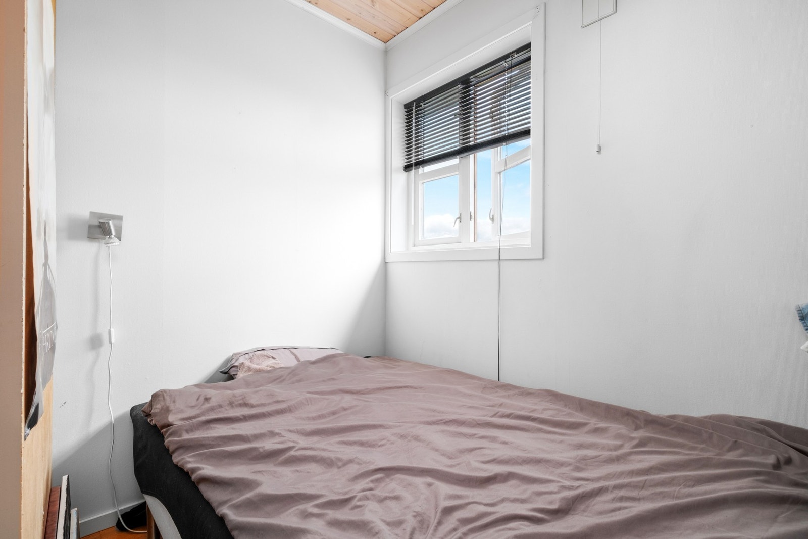 Boligens hoveddel har totalt 4 gode soverom på hhv. 8,5-, 9-, 14-, og 14,5 kvm. Galleribilde