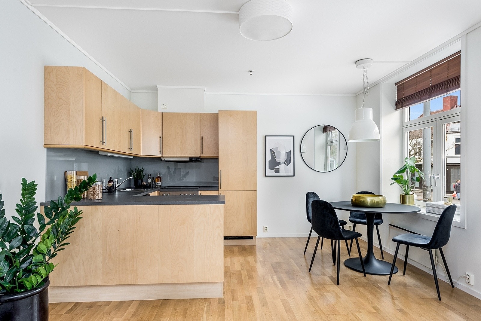 Leiligheten har et flott U-formet kjøkken som har fått tilstandsgrad 1 av takstmann Galleribilde