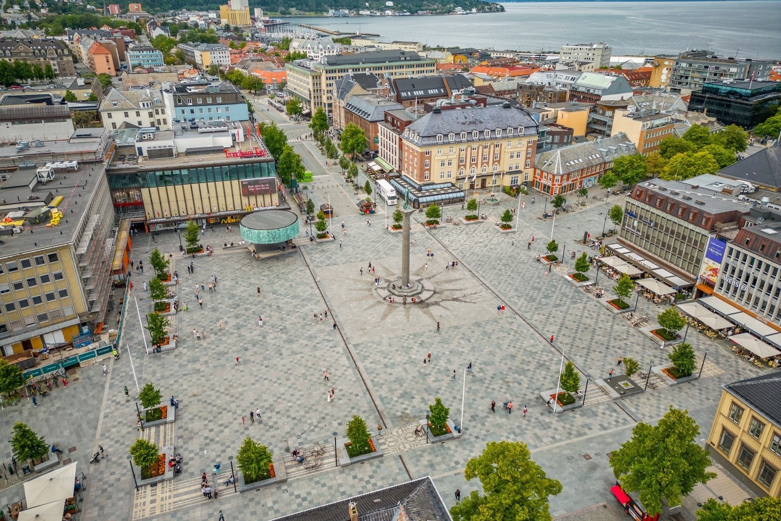 Leiligheten ligger i gangavstand til Trondheim Torg, som tilbyr et bredt utvalg av fasiliteter og servicetilbud for enhver behov Galleribilde
