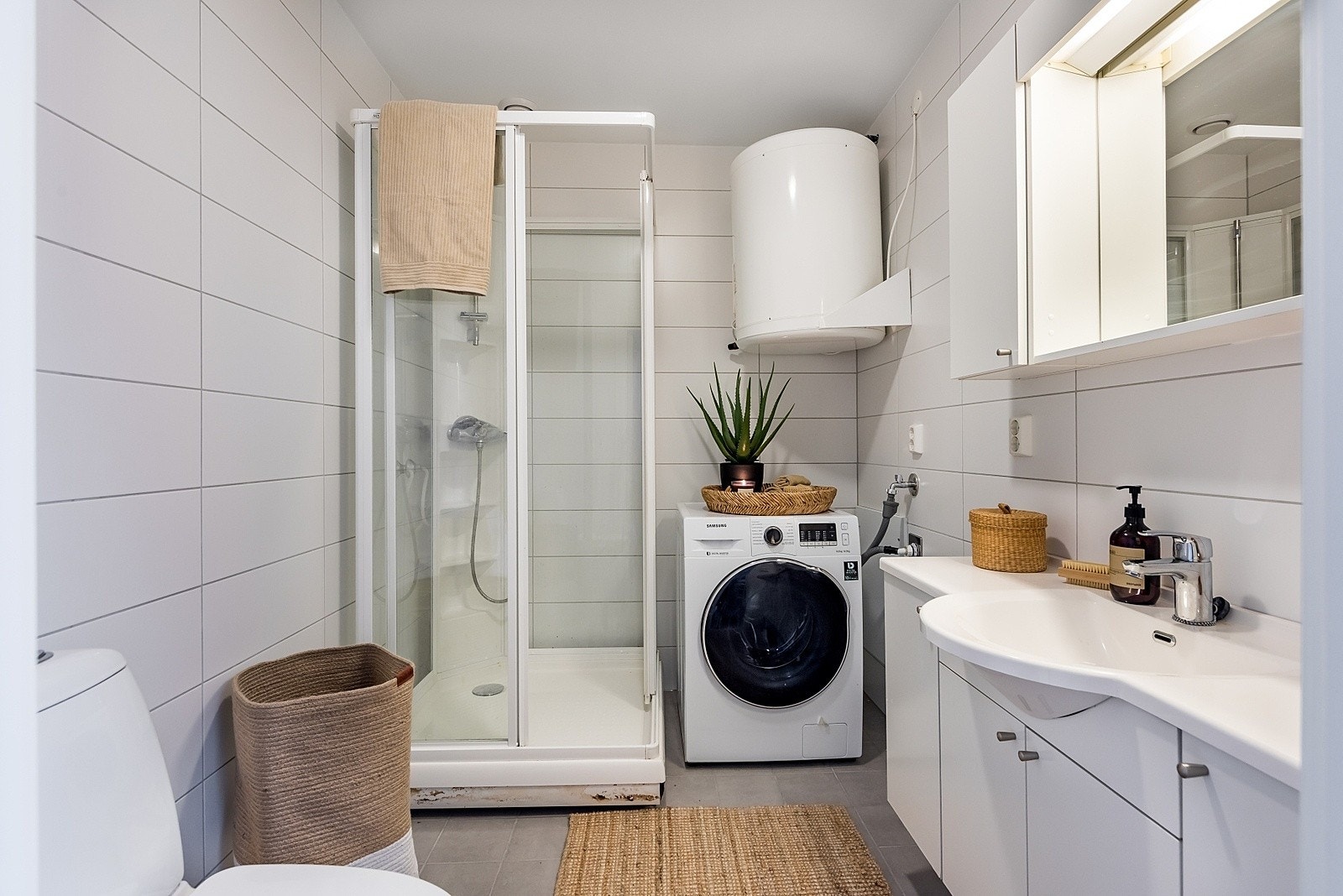 Badet ble oppgradert med ny membran og flislagte overflater i 2019 Galleribilde