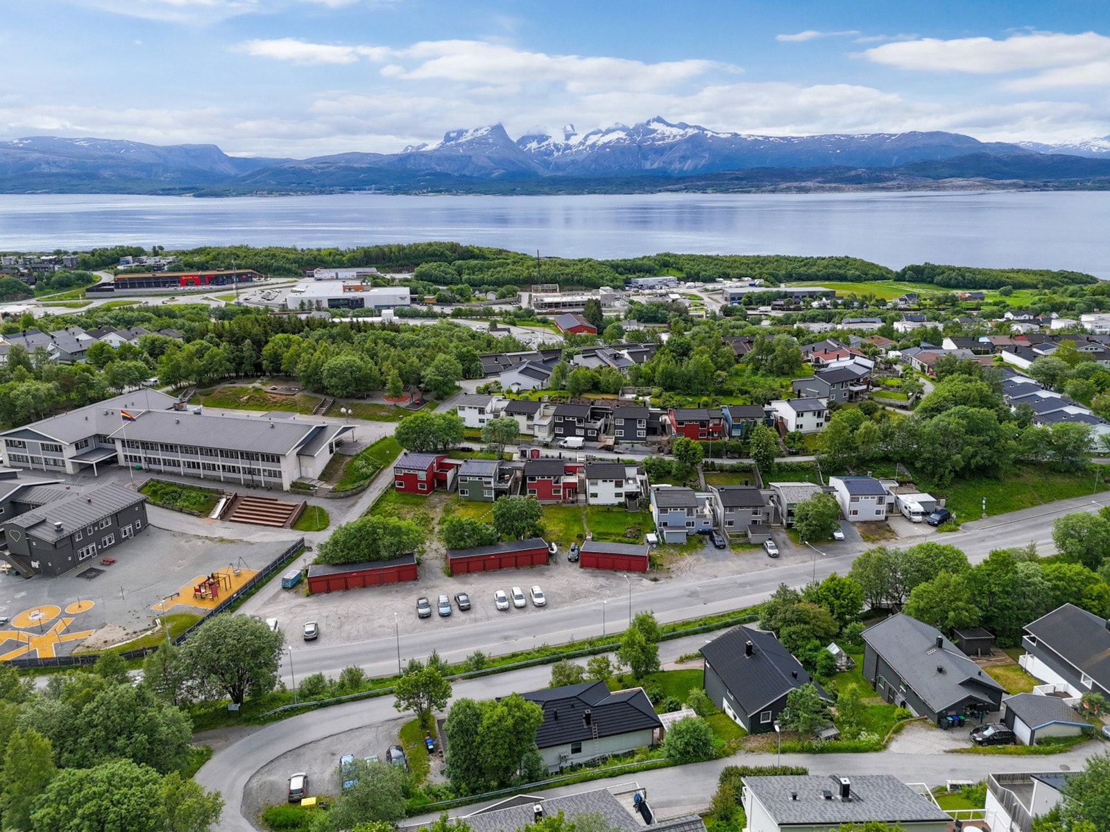 Med plassering på endetomt, har man praktisk nærhet til felles gjesteparkering. Galleribilde
