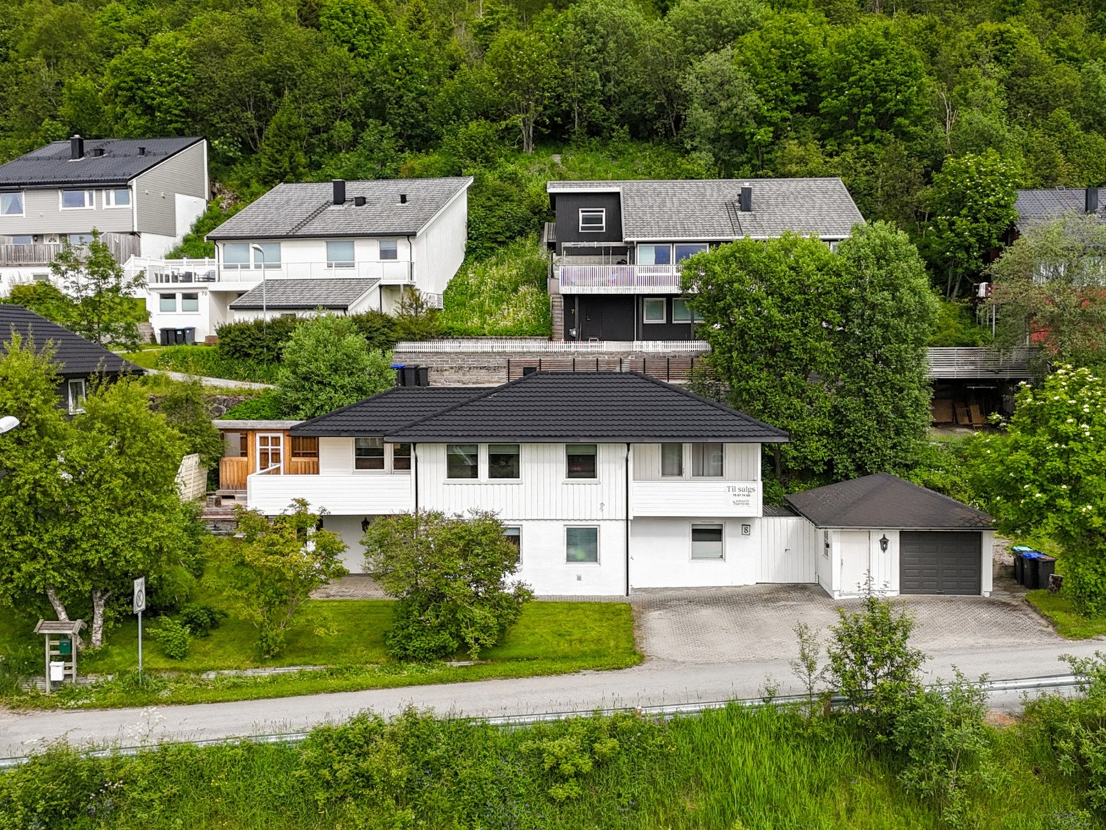 Velkommen til denne flotte og ivaretatte eneboligen i Unnliveien 8! Galleribilde