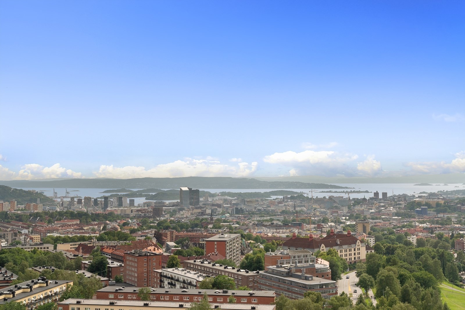 Herfra har man fantastisk utsikt mot Oslo by og fjord. Galleribilde