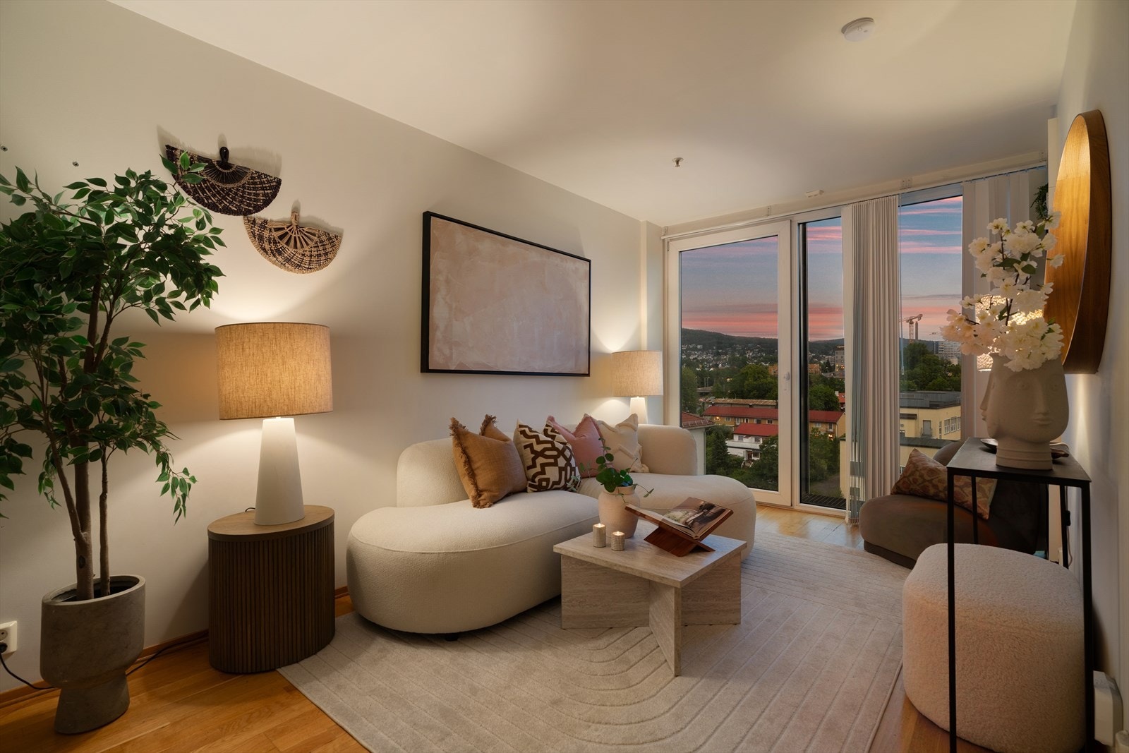 Sisilie Berg v/Nordvik Frogner har gleden av å presentere Trondheimsveien 197A. En meget innbydende 2-roms eierleilighet i Sinsen Panorama! Galleribilde