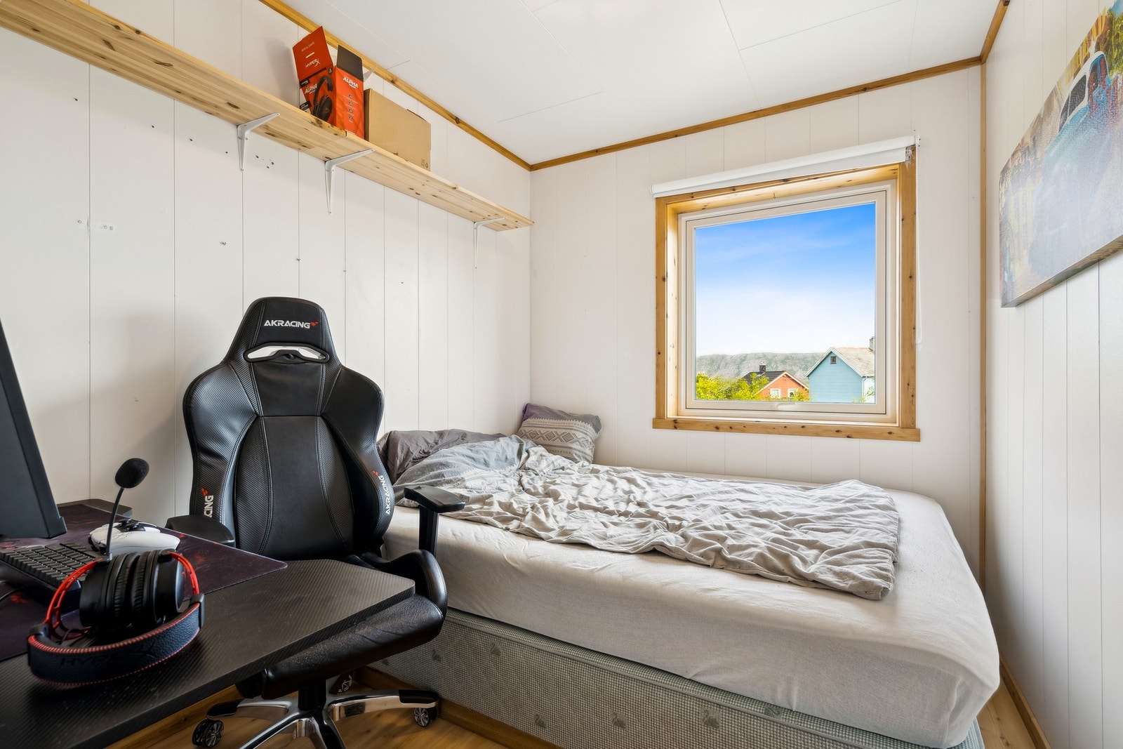 Det andre soverommet kan fint tilpasses etter behov, enten det er til kontor, hobbyrom eller walk-in closet Galleribilde