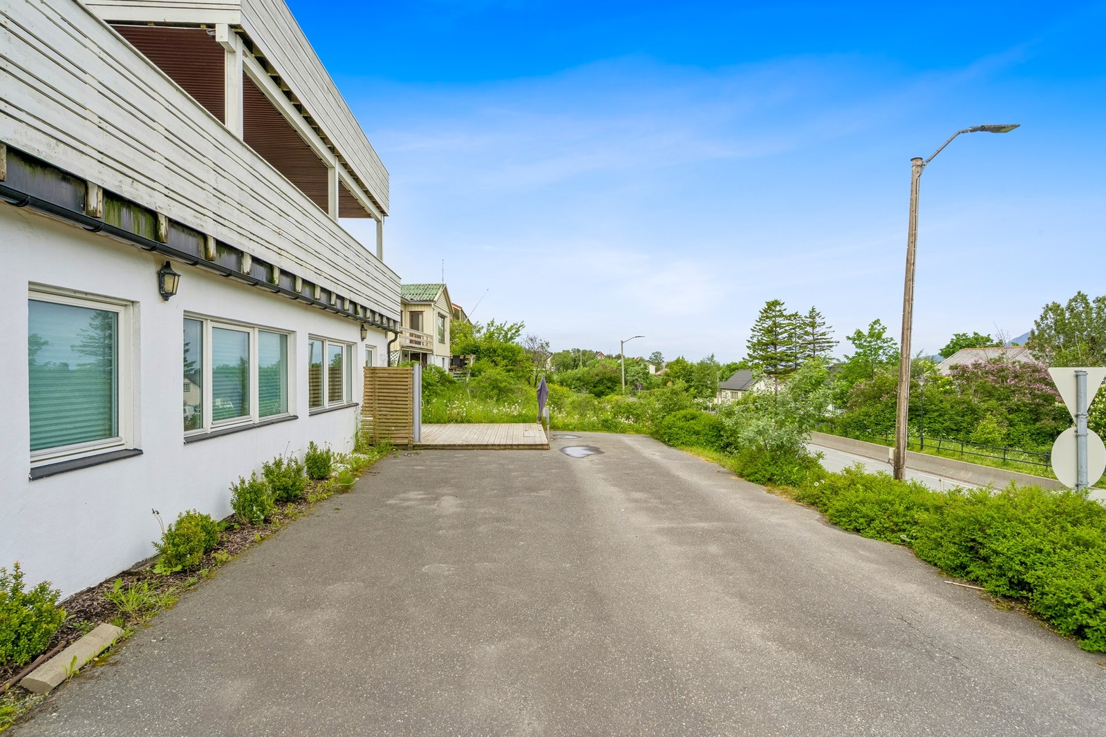 Parkering på anviste plasser på felles tomt Galleribilde