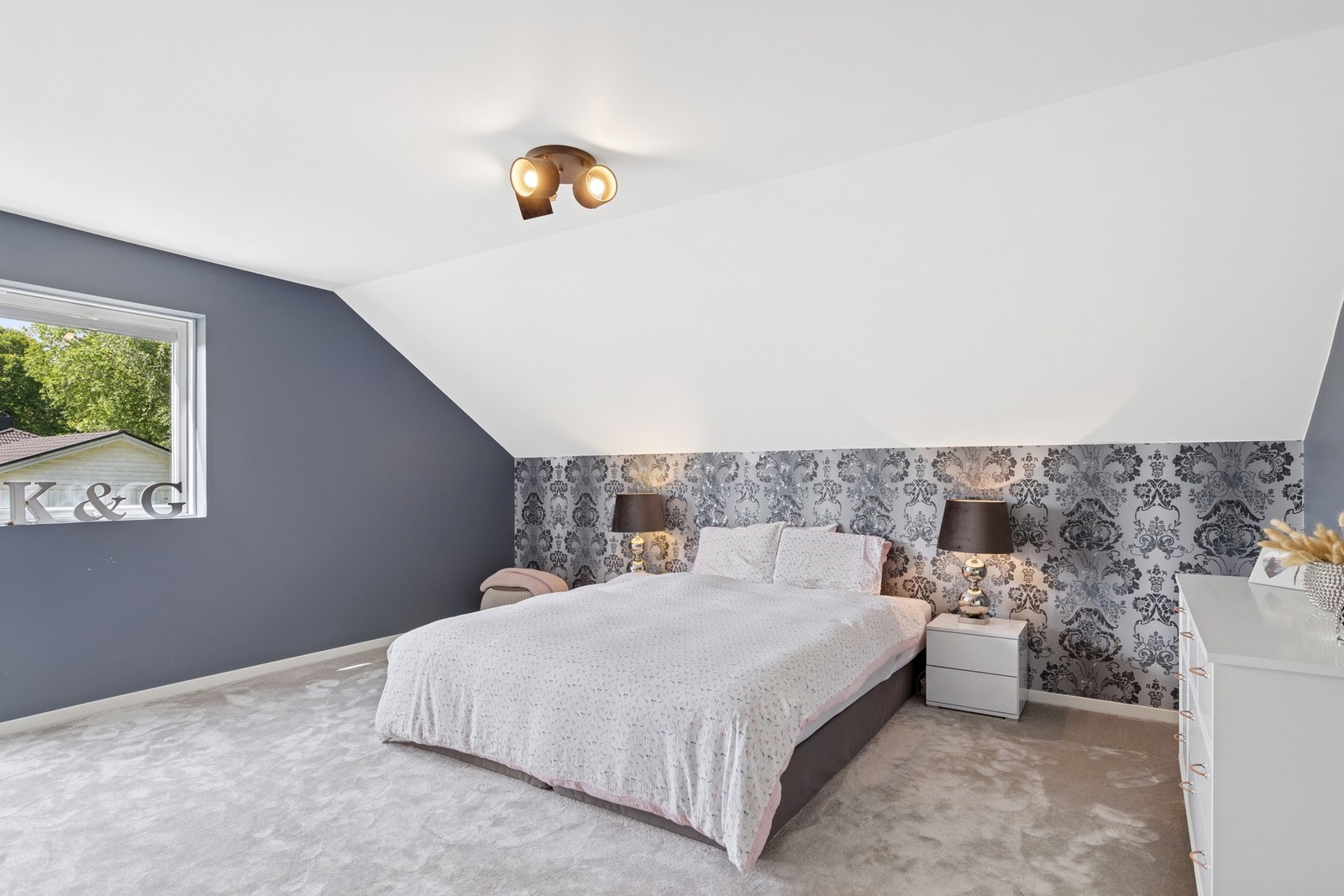 Hovedsoverommet har god plass til dobbeltseng og annet møblement. Galleribilde