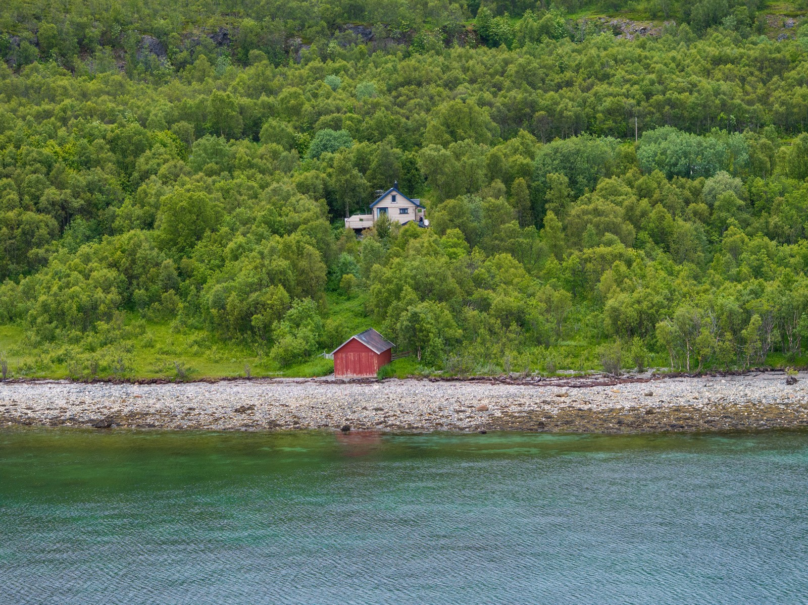 I området er det et mylder av flotte turstier, bærmuligheter og fiskesteder.