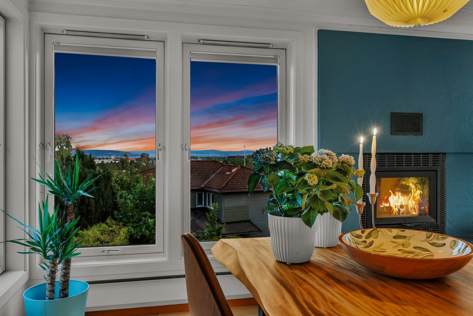 Stue, utsikt ved spisestuen. Galleribilde