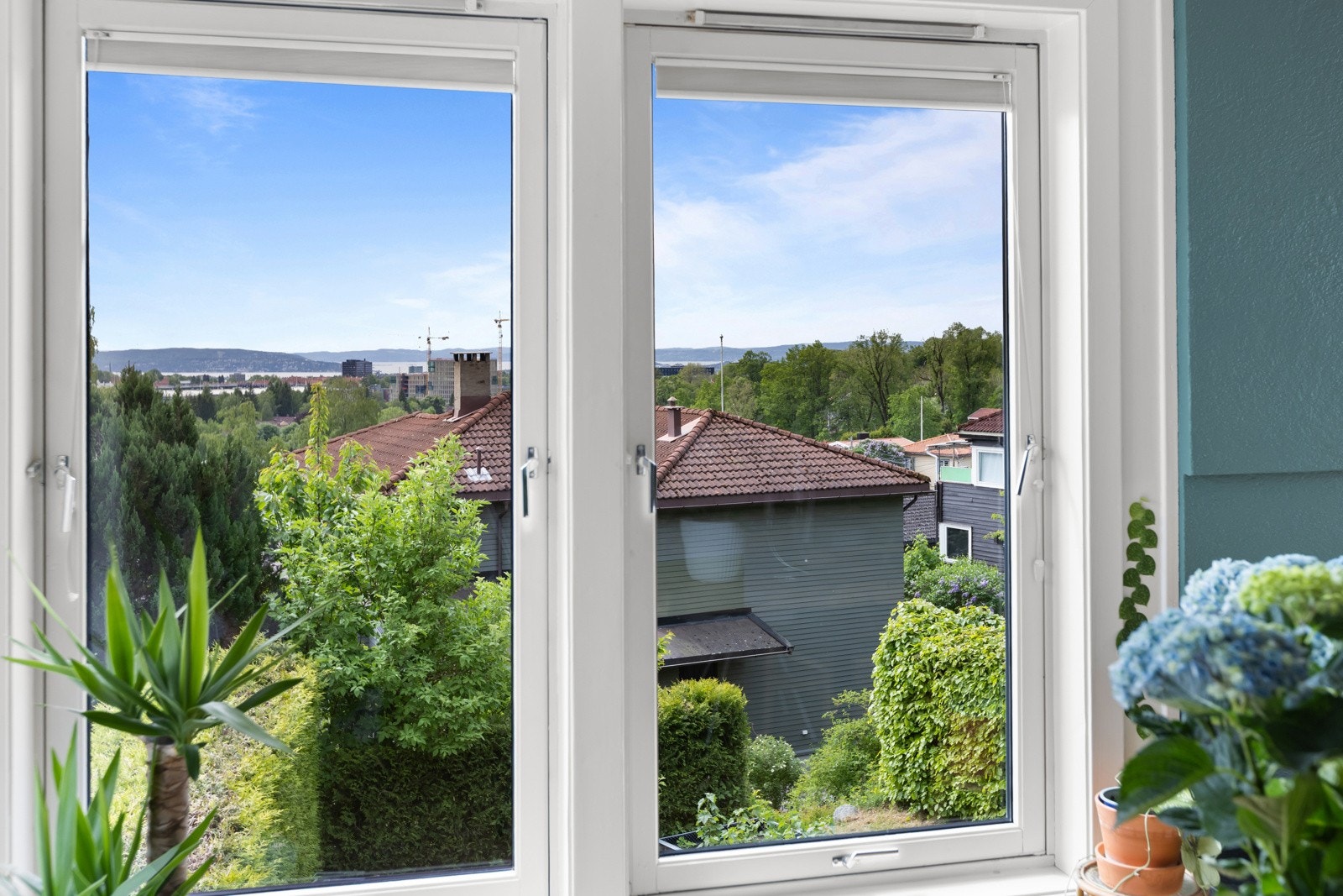 Stue, utsikt ved spisestuen. Galleribilde