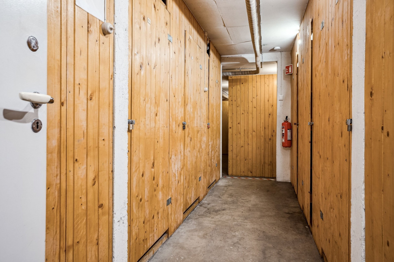 Adkomst til boder i kjeller – to boder følger med leiligheten Galleribilde