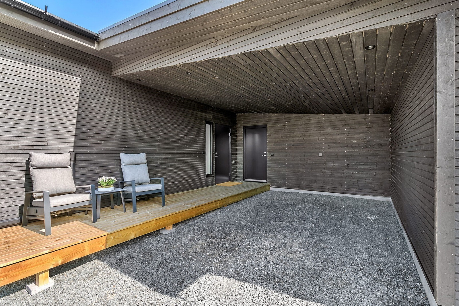 Carport ved inngangsparti Galleribilde