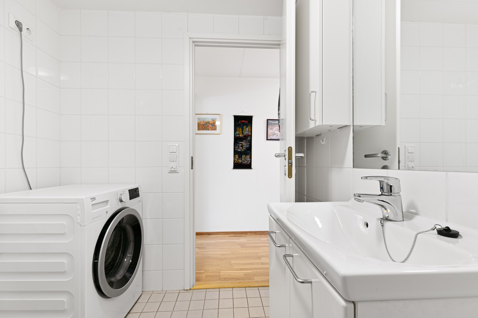 Opplegg for vaskemaskin - praktisk i hverdagen. Galleribilde