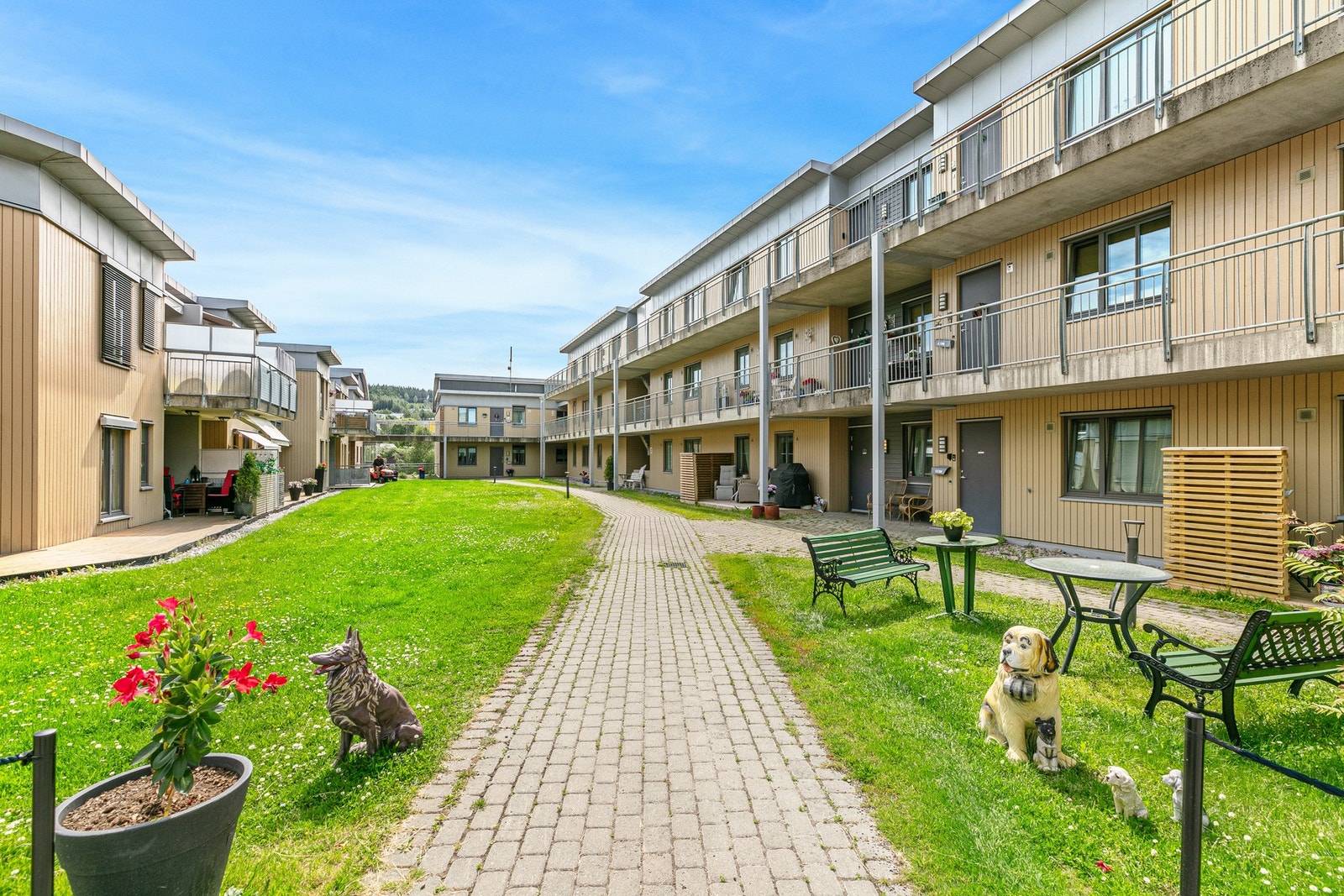 Line Jorung ønsker deg velkommen til Likollen 2C Galleribilde