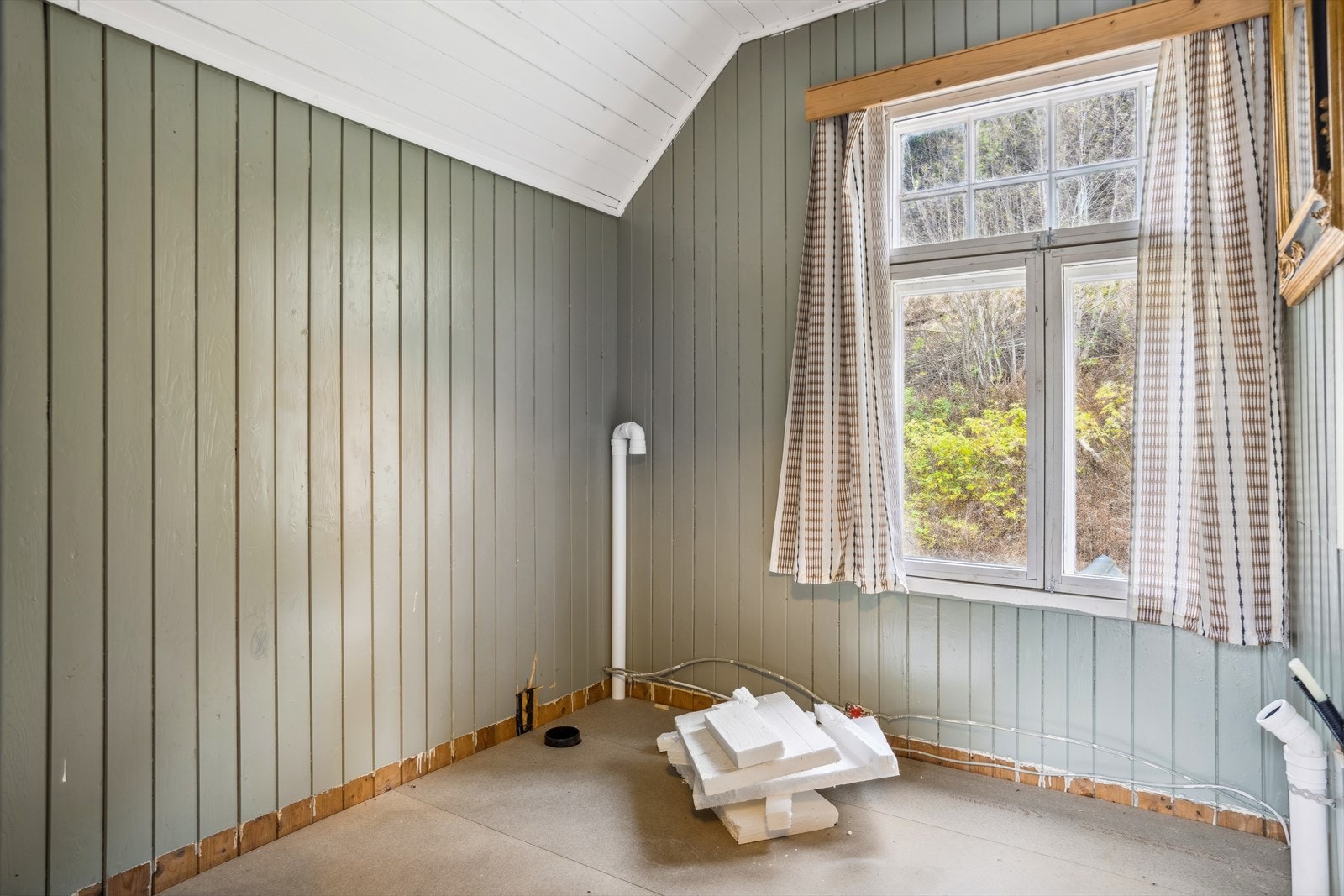 Påbegynt bad - her er det lagt til rette for å fullføre etter egne ønsker og behov Galleribilde