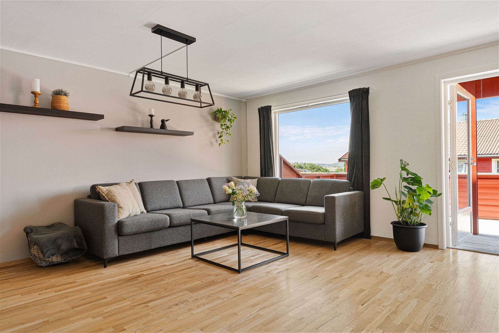 En fin og lys 3-roms leilighet med gode solforhold. Galleribilde