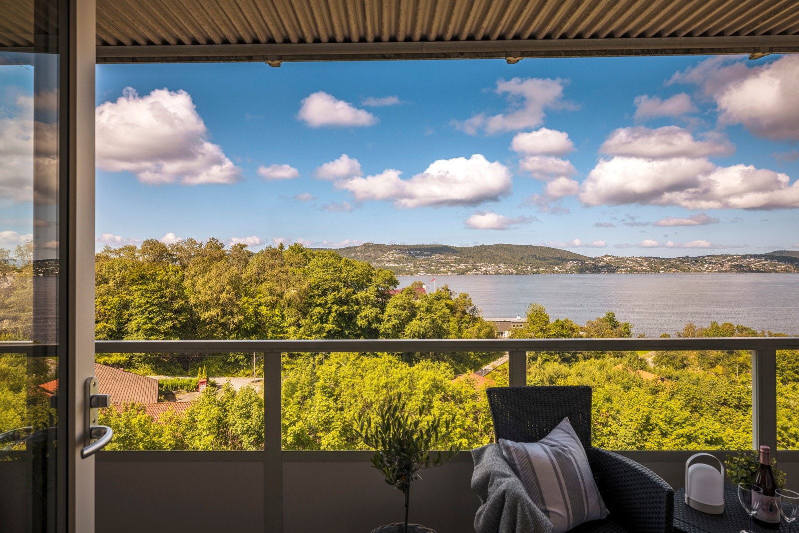 Nydelig utsikt over innseilingen i Bergen. Galleribilde