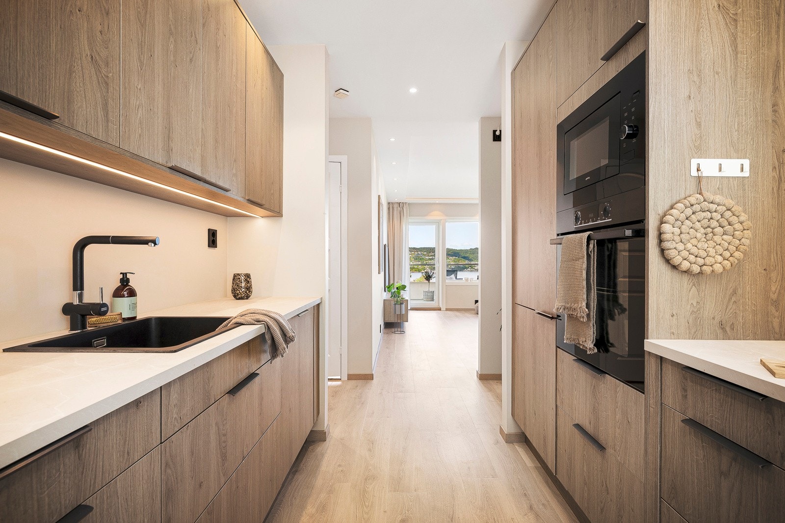 Tidsriktig og moderne kjøkken nytt i 2024. Galleribilde