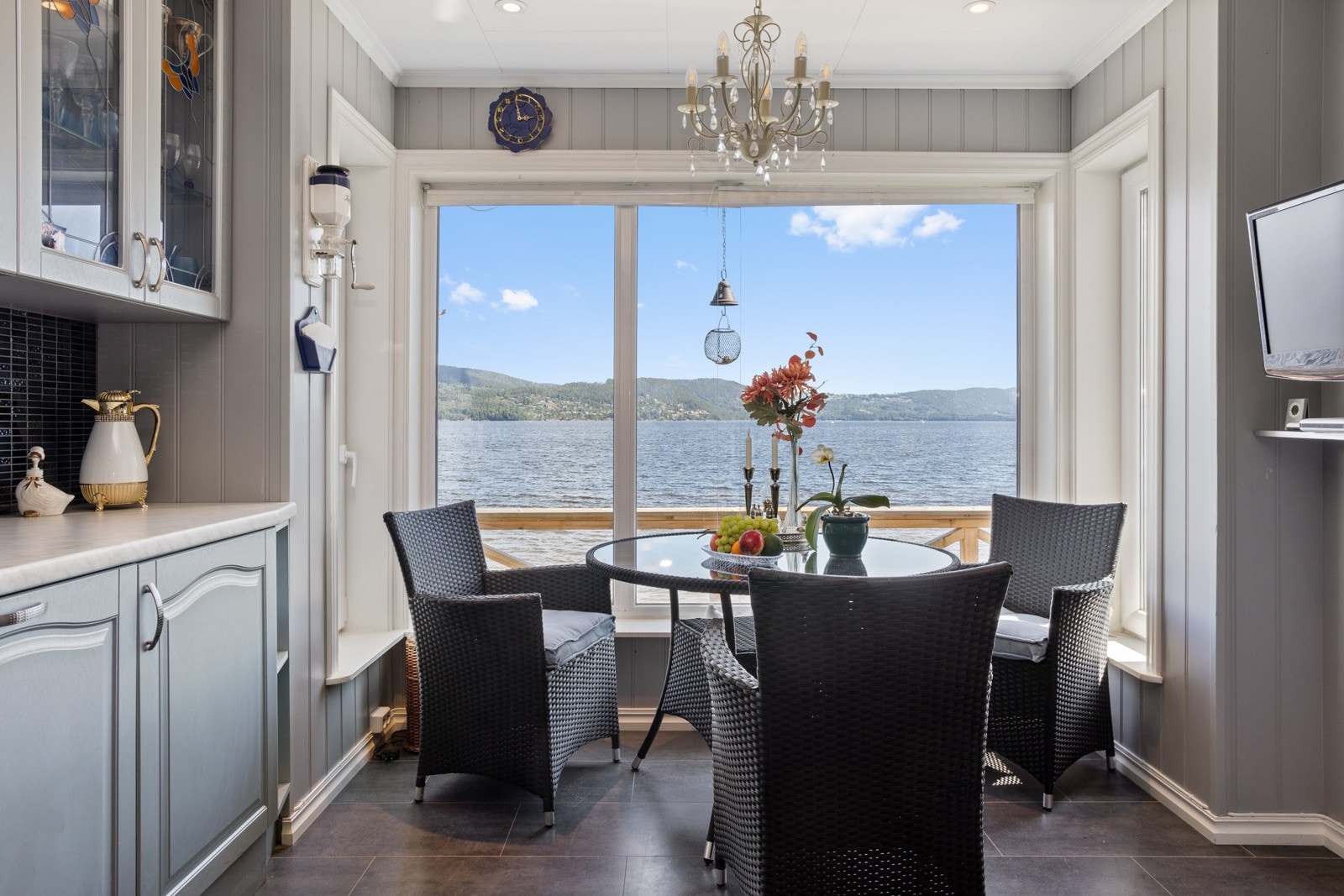 Nydelig utsikt fra frokostbordet. Galleribilde