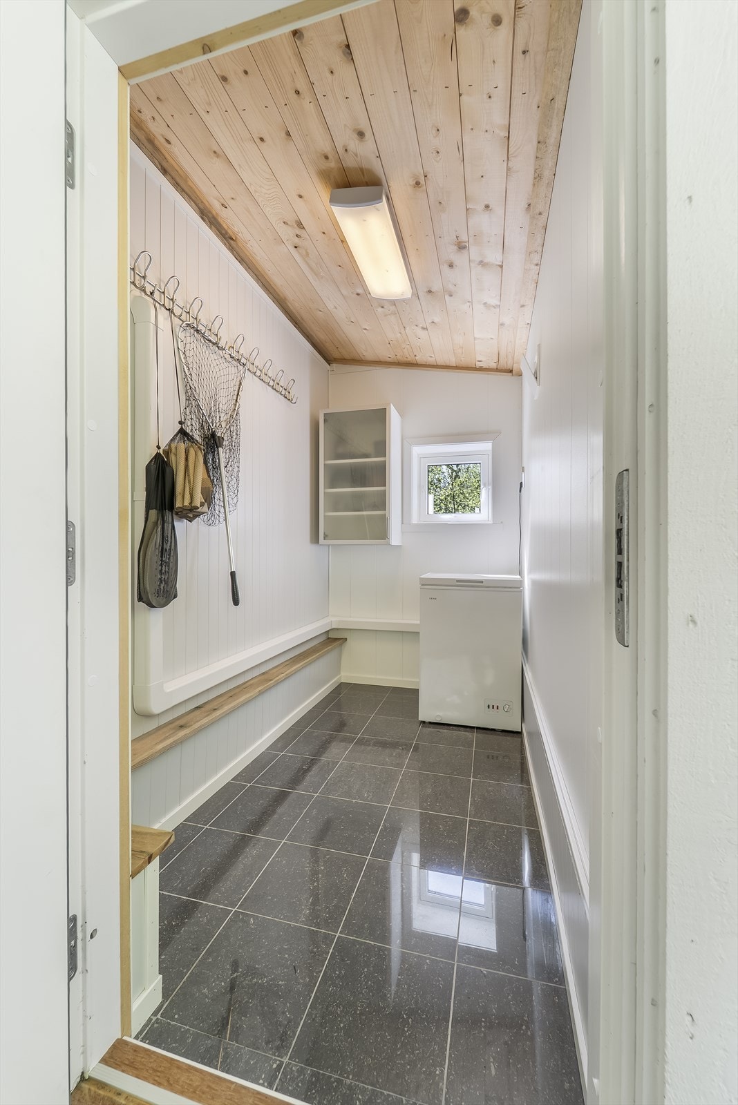 Praktisk bod med lagringsplass. Galleribilde