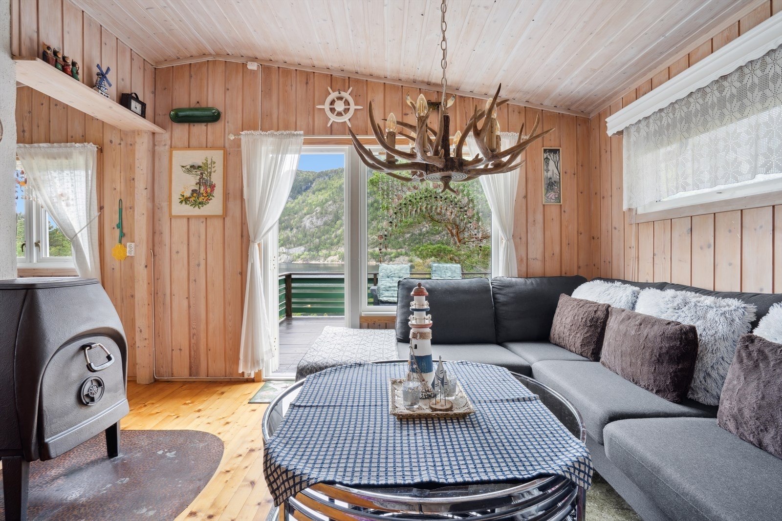 En vedovn gir god varme og lun stemning på kalde dager. Galleribilde