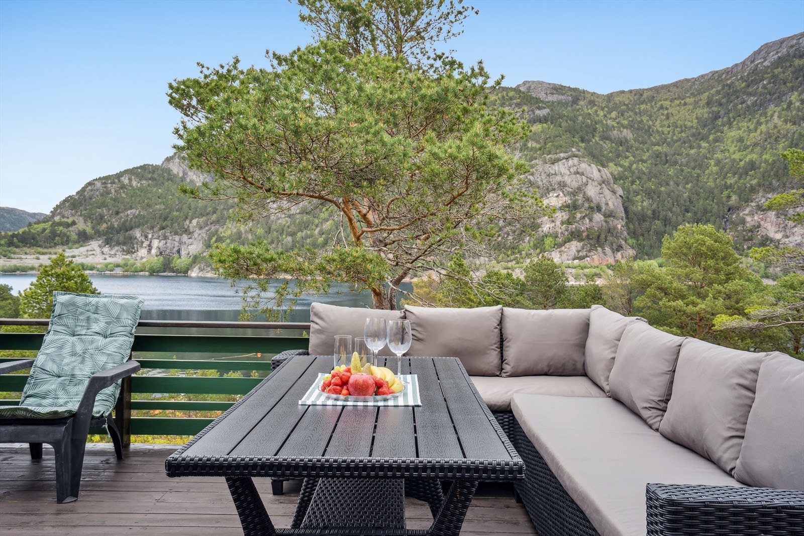 Utsikt fra terrassen. Galleribilde