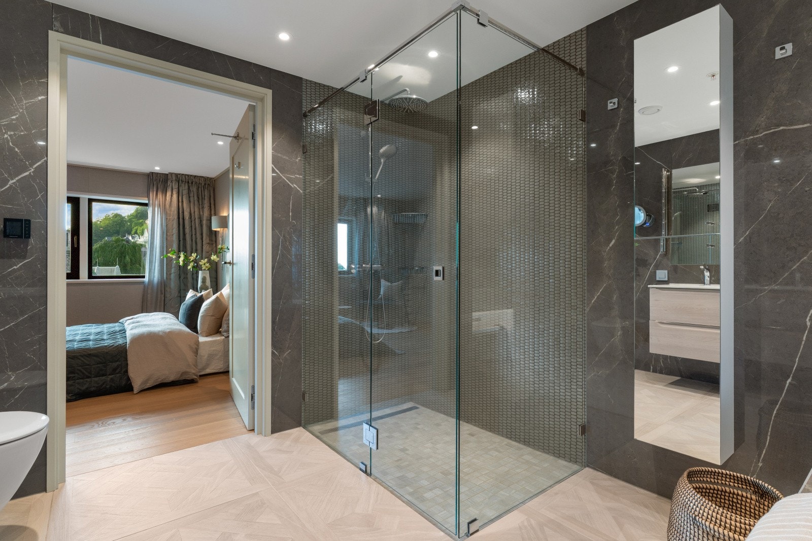 - Ekstra stor dusjnisje med fossefall - Galleribilde