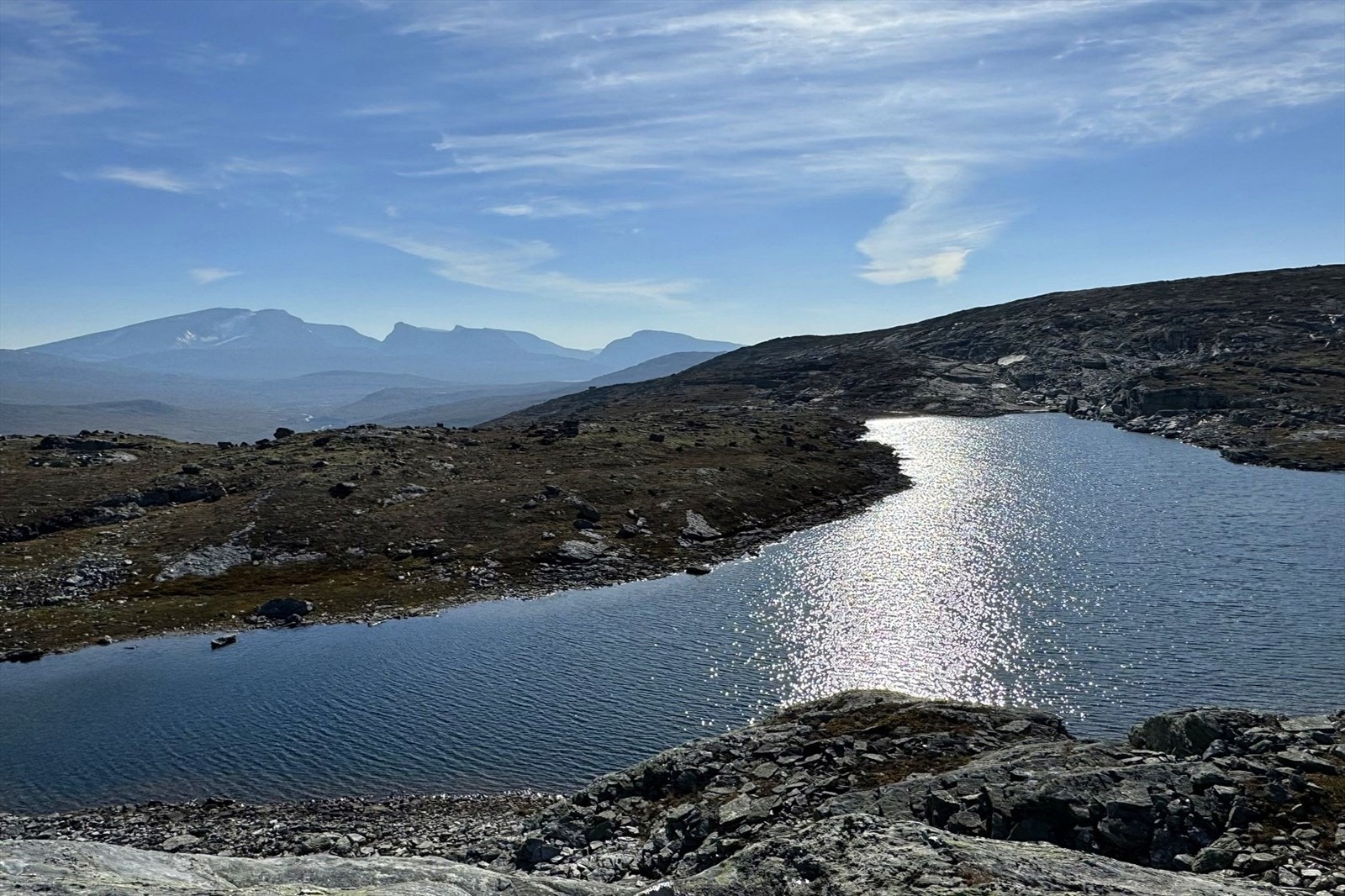 Et av flere gode fiskevann i nærheten av hytta (Foto: privat) Galleribilde