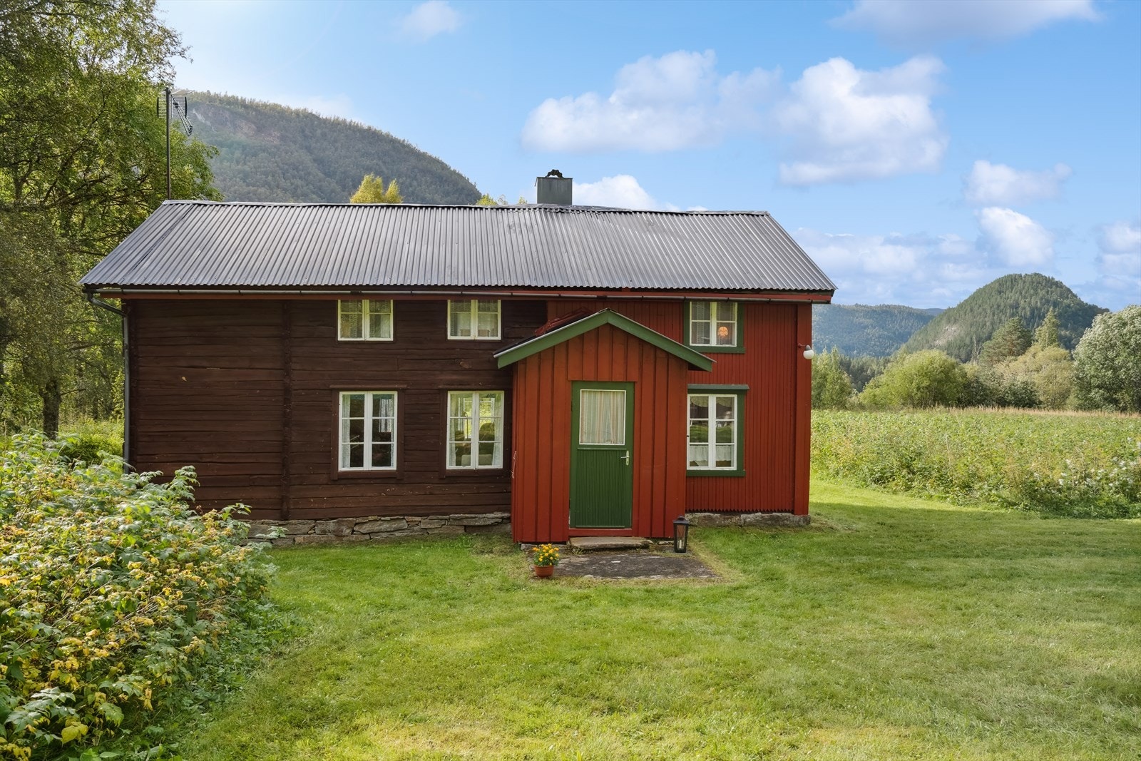 Boligen sett forfra Galleribilde