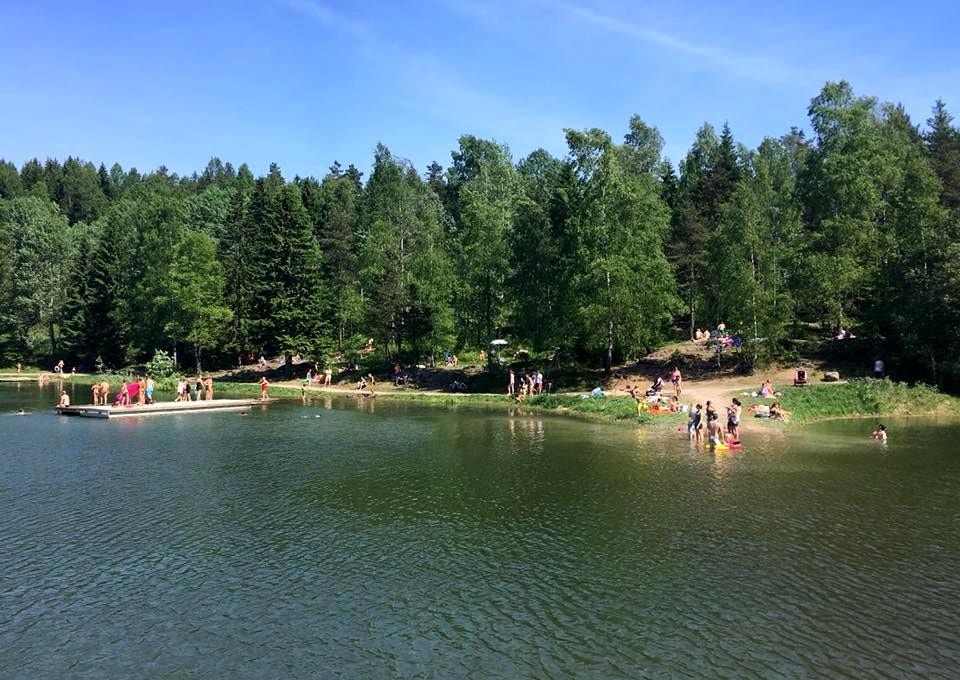 Yrende badeliv på Trollvann Galleribilde