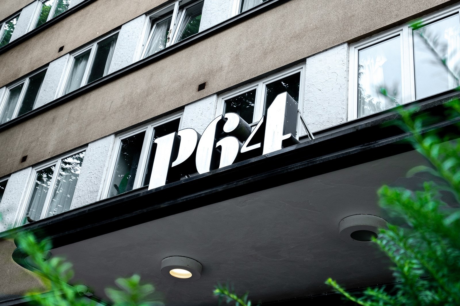 Det er umiddelbar nærhet til alle byens fasiliteter og knutepunkt for offentlig kommunikasjon. Galleribilde