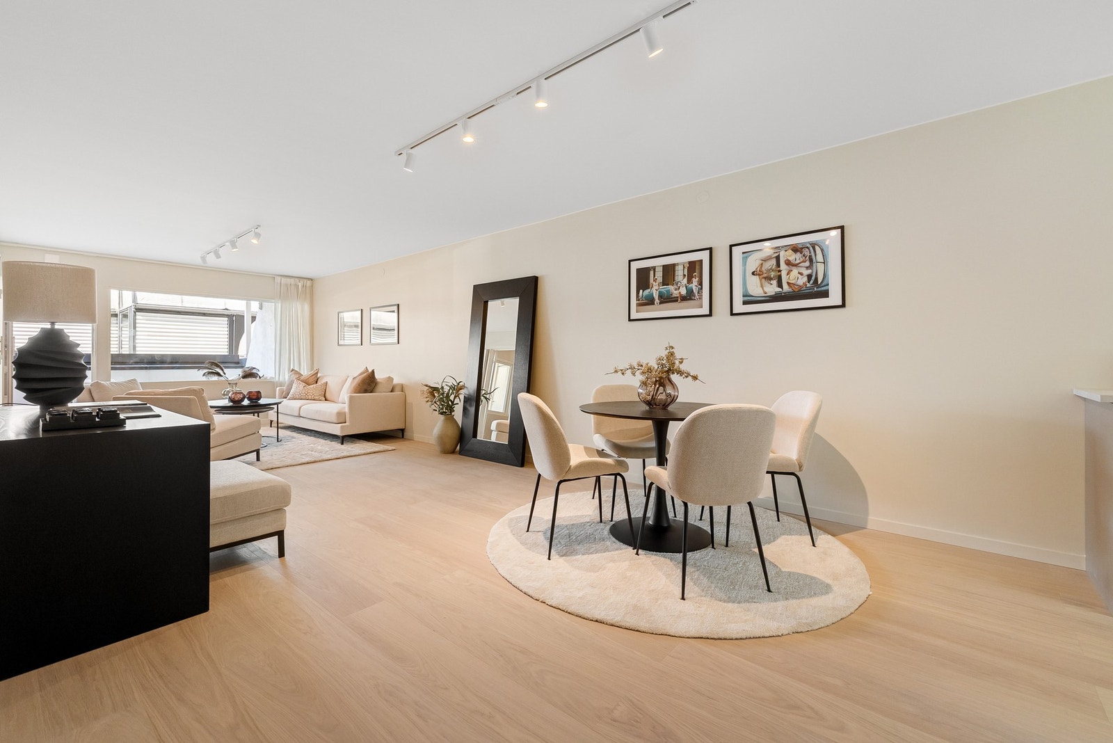 Ny, tidsriktig énstavs eikeparkett i 2025. Galleribilde